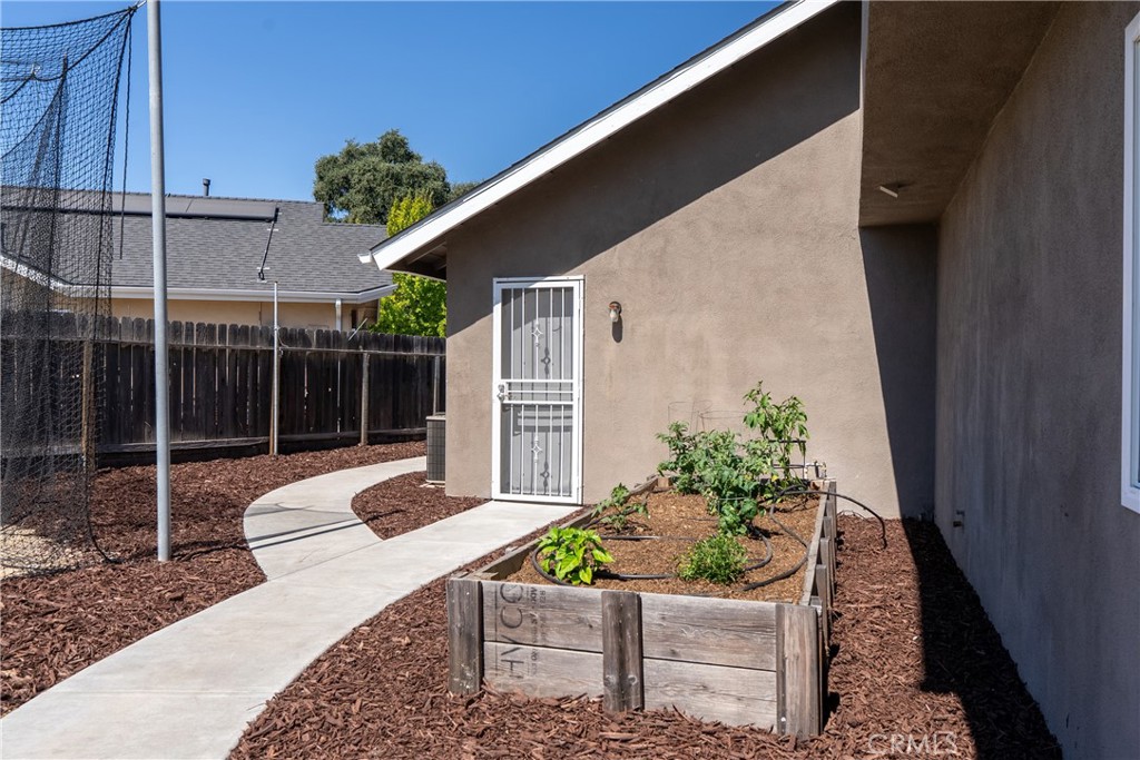 1128 Golf Place