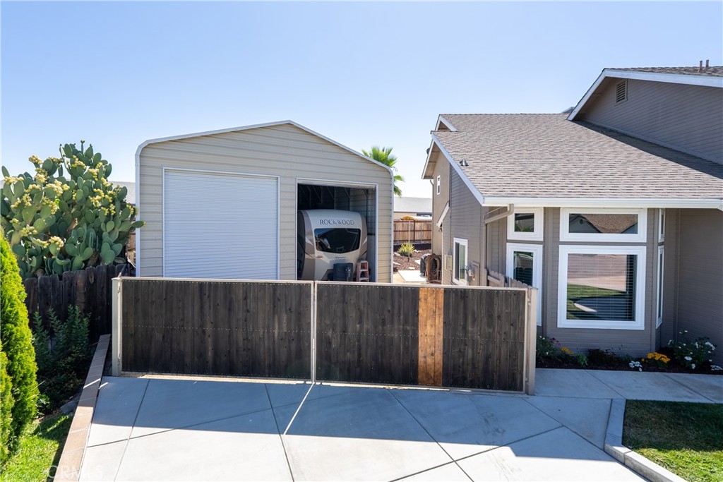 1128 Golf Place