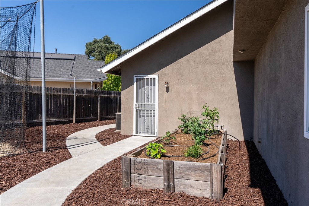 1128 Golf Place