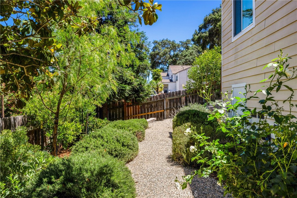 4435 San Jacinto
