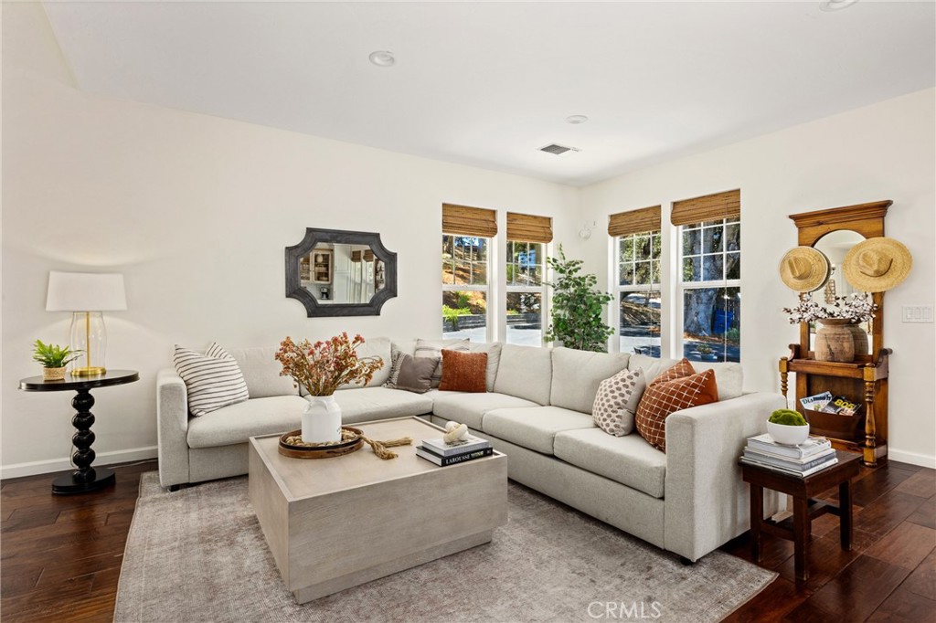 4435 San Jacinto