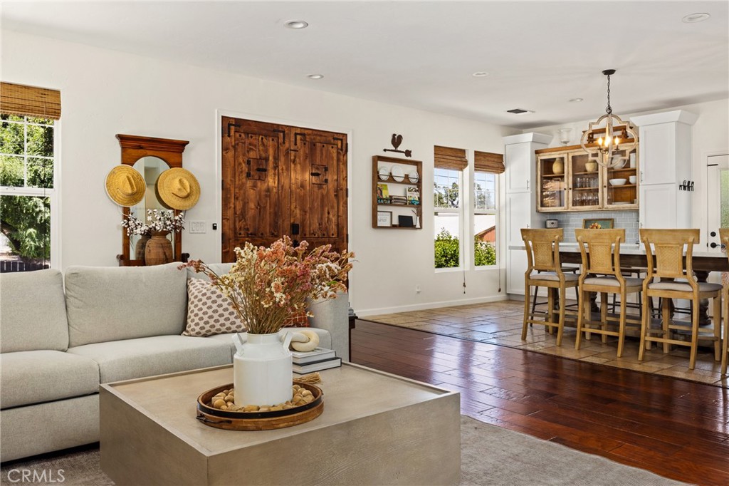 4435 San Jacinto