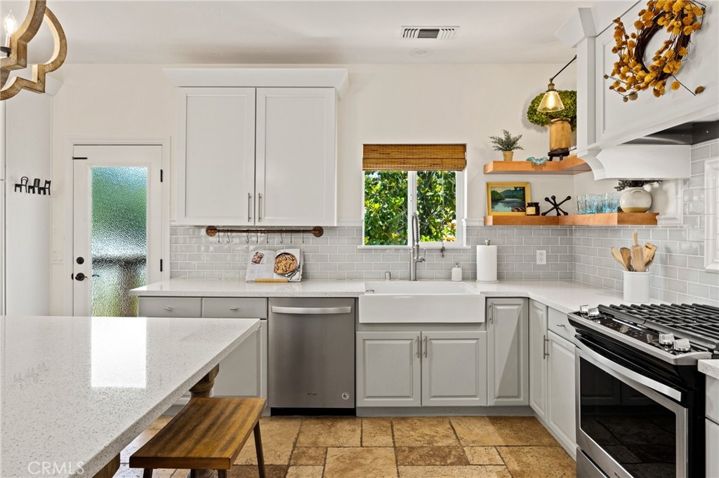 4435 San Jacinto