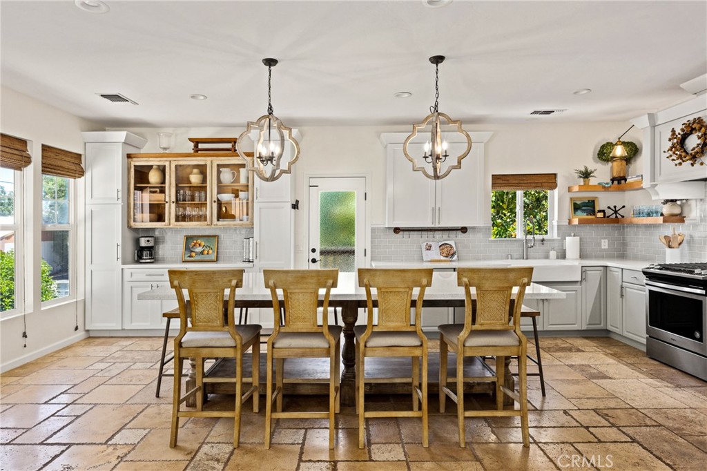 4435 San Jacinto