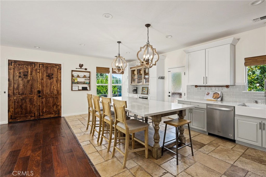 4435 San Jacinto