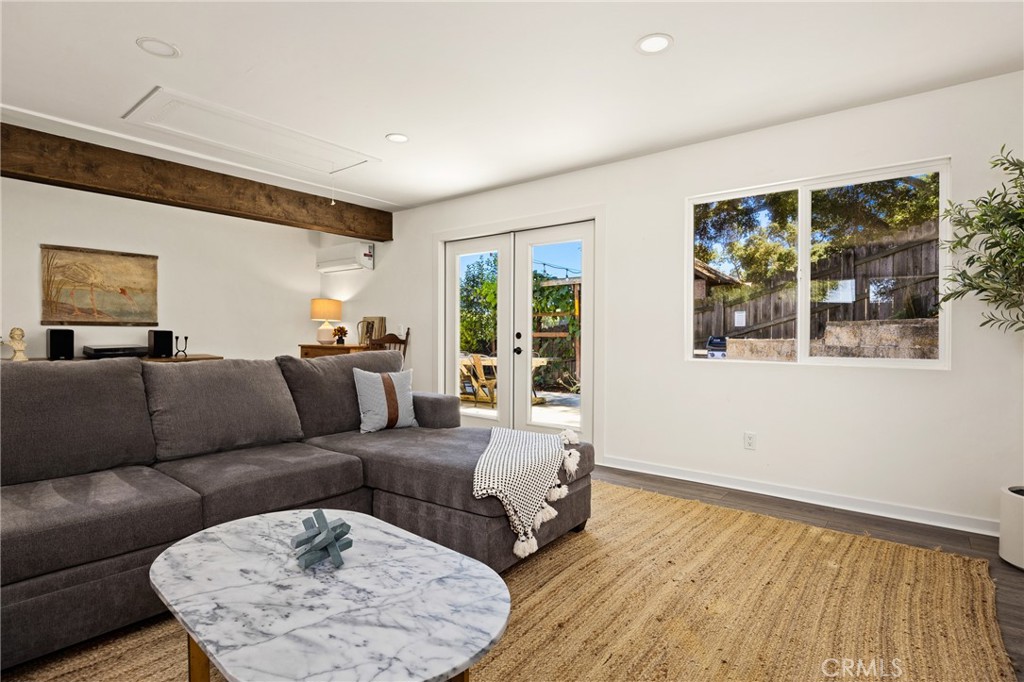 4435 San Jacinto