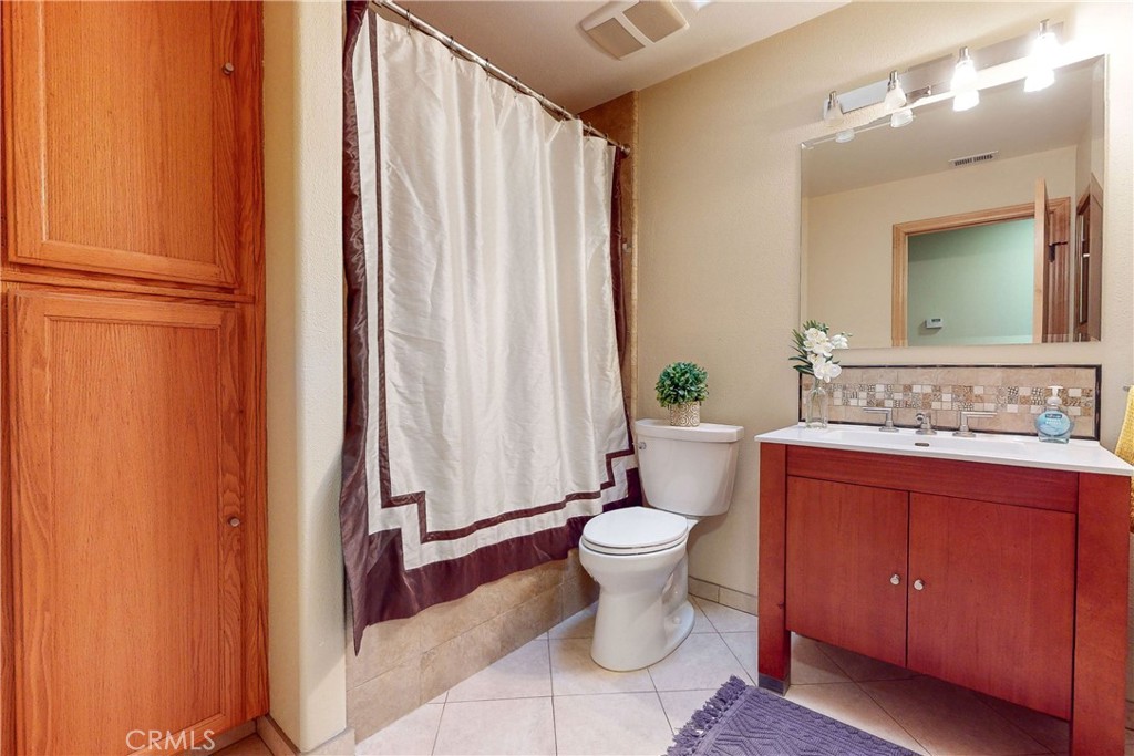 5570 Forked Horn Place