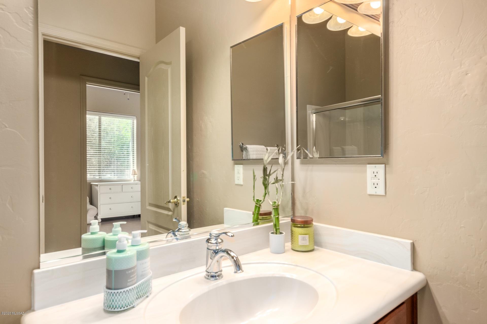 1298 W Ziziphus Place