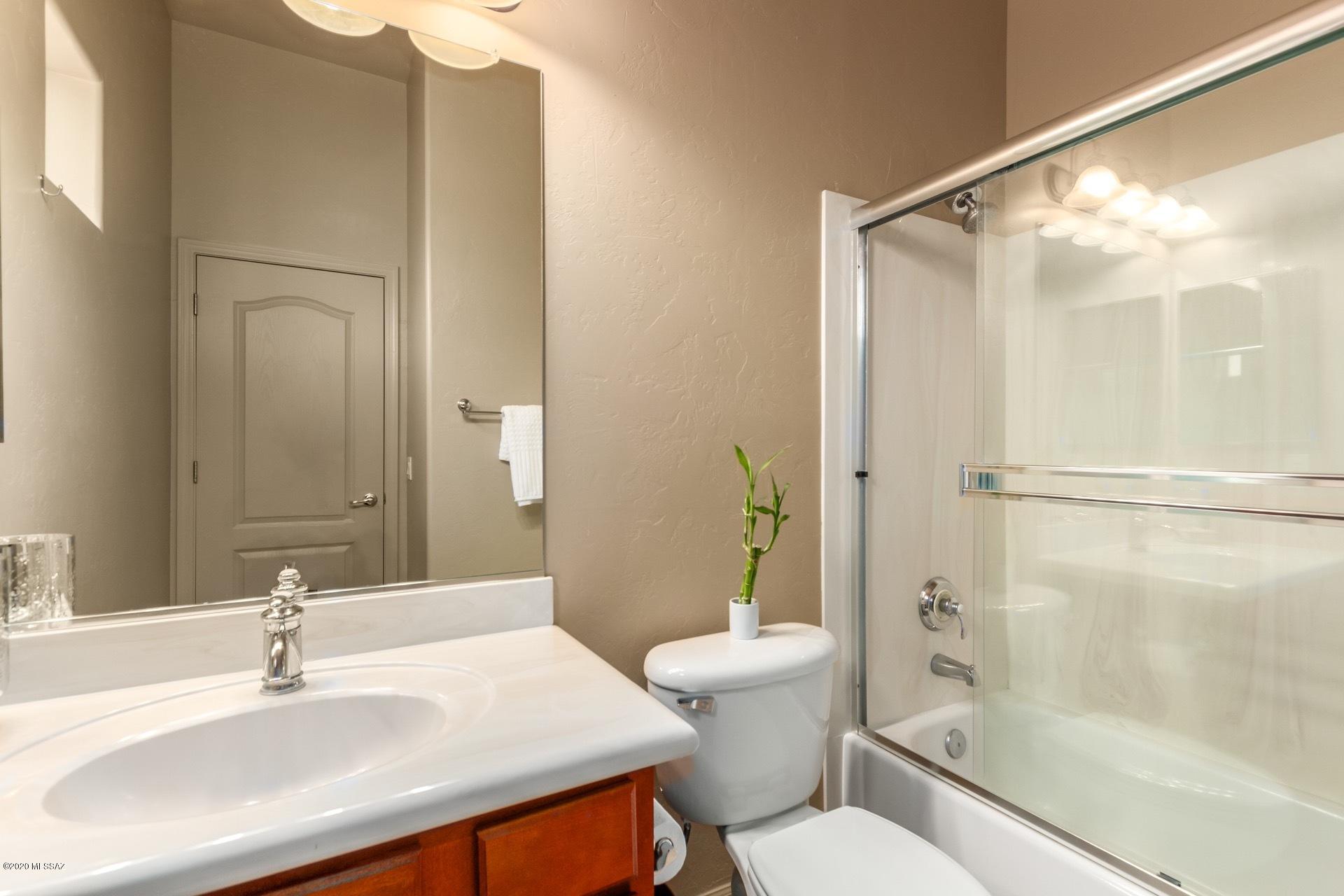 1298 W Ziziphus Place