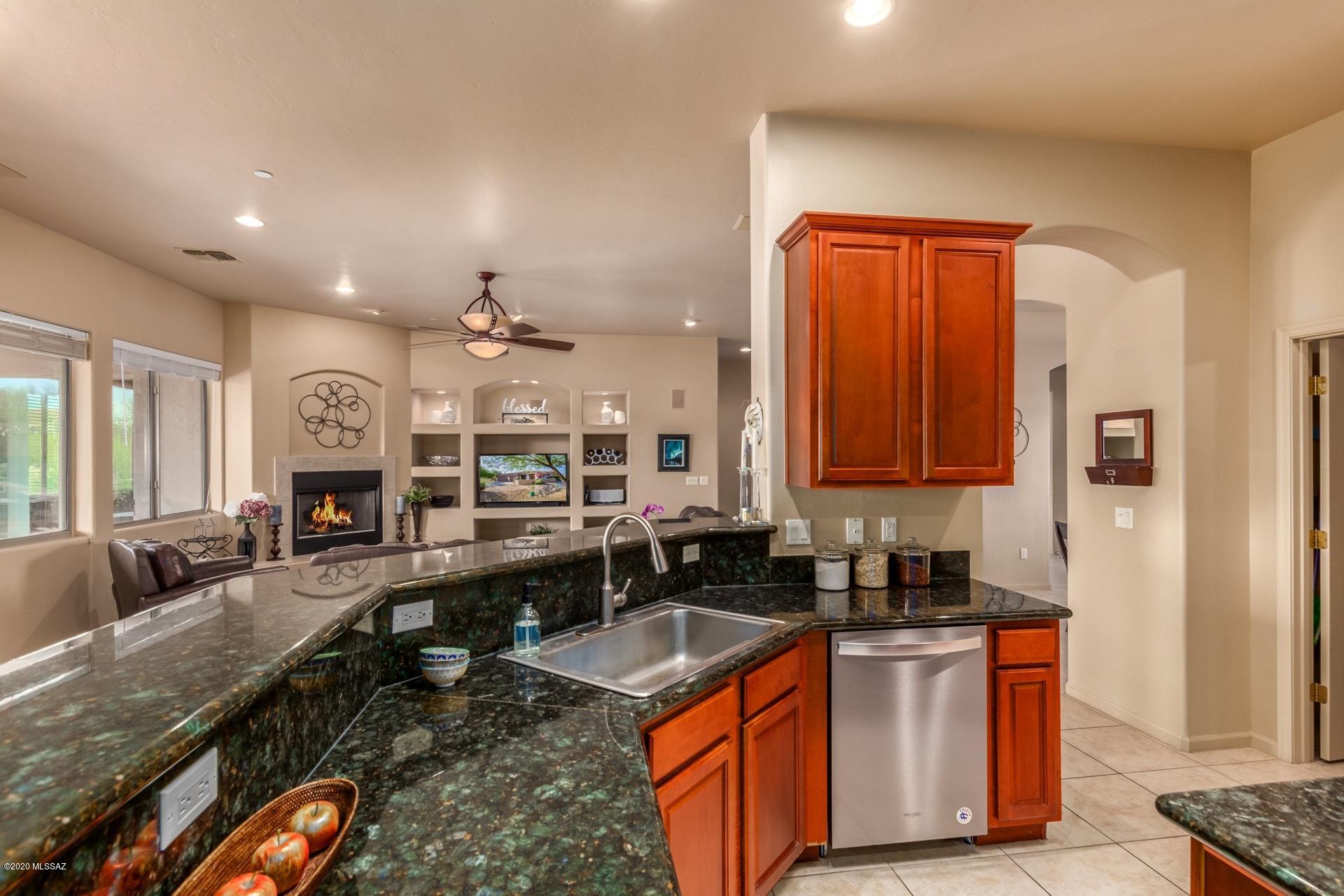 1298 W Ziziphus Place