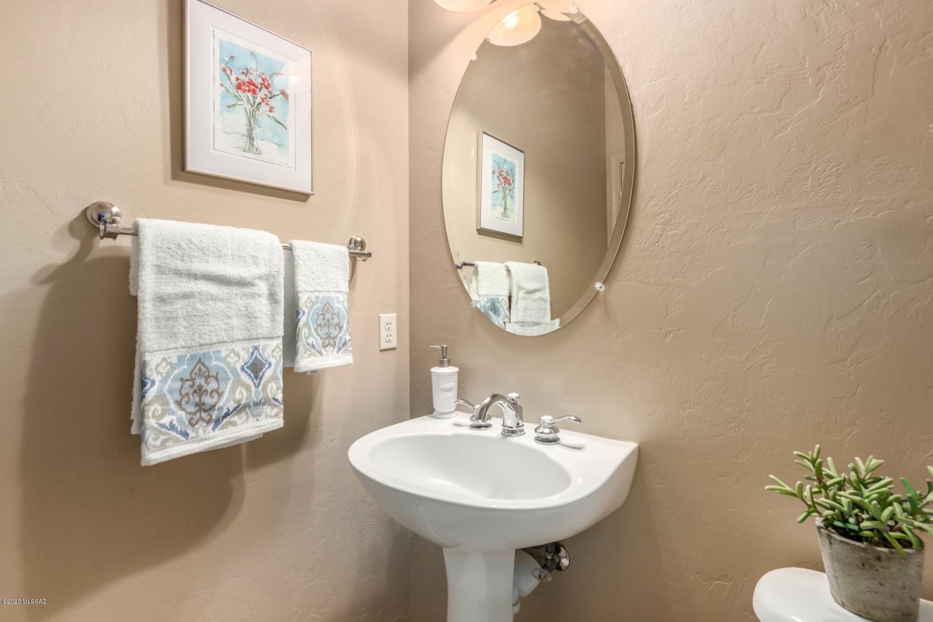 1298 W Ziziphus Place