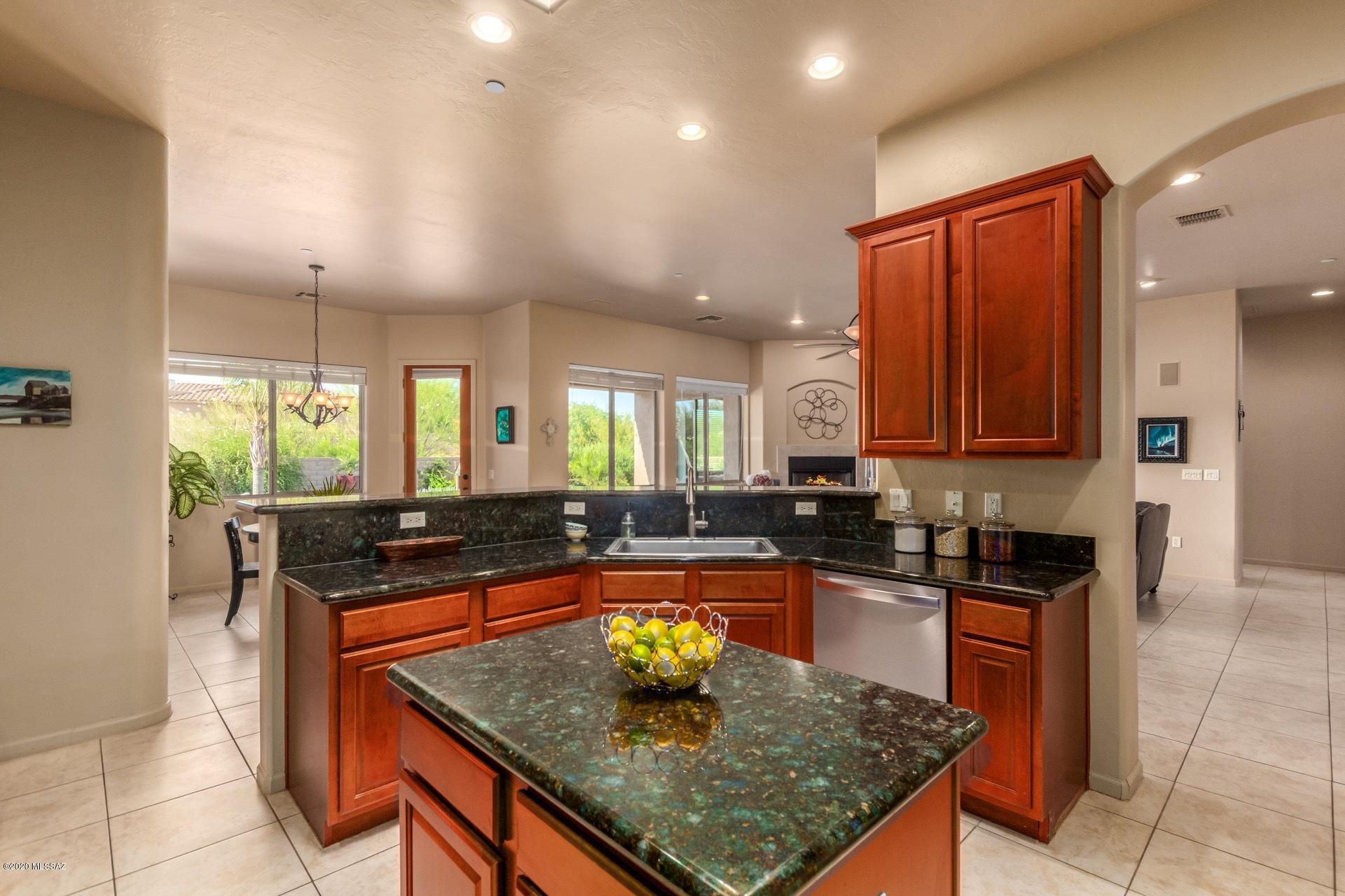 1298 W Ziziphus Place