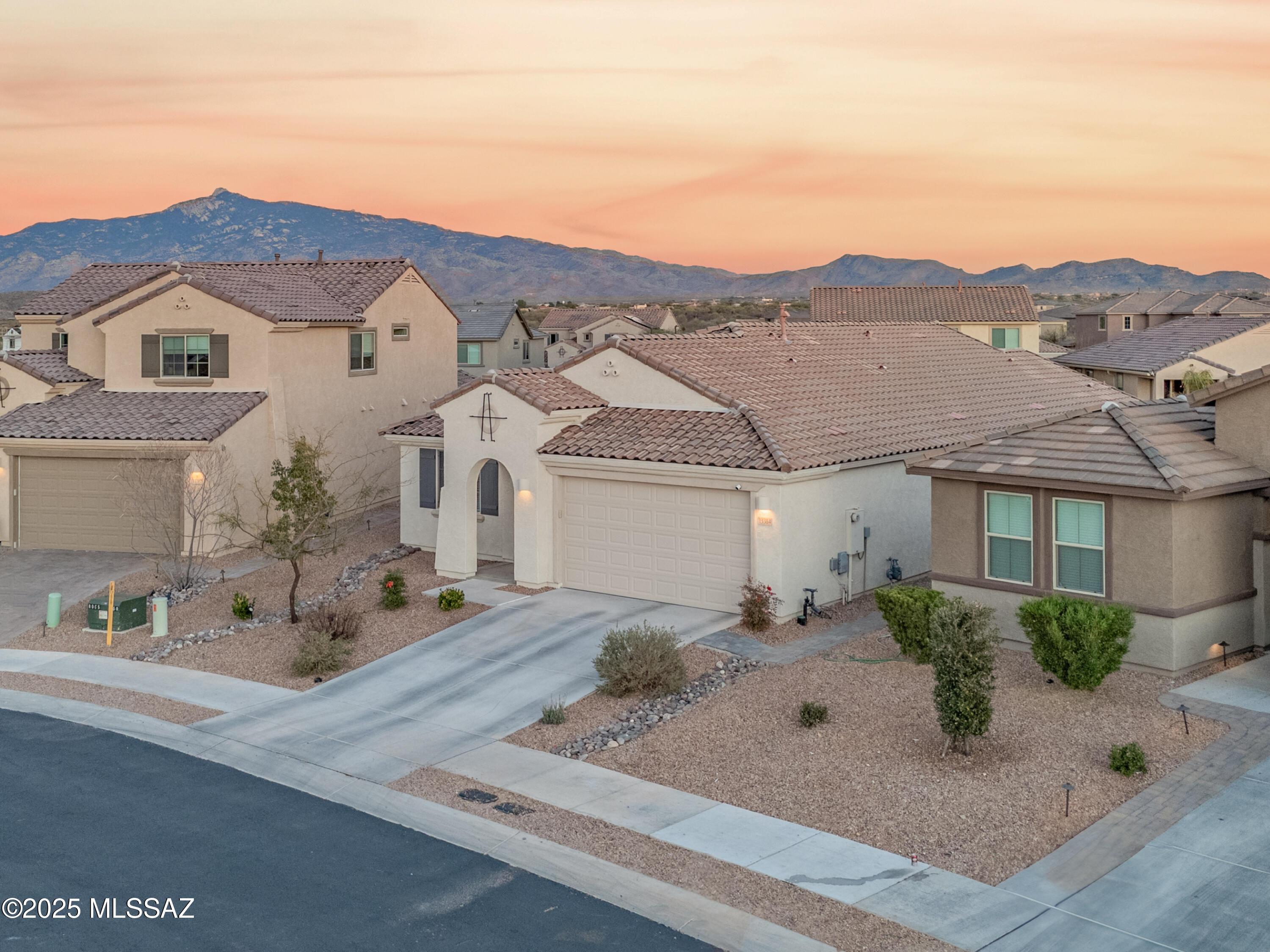 13384 E Knipe Place