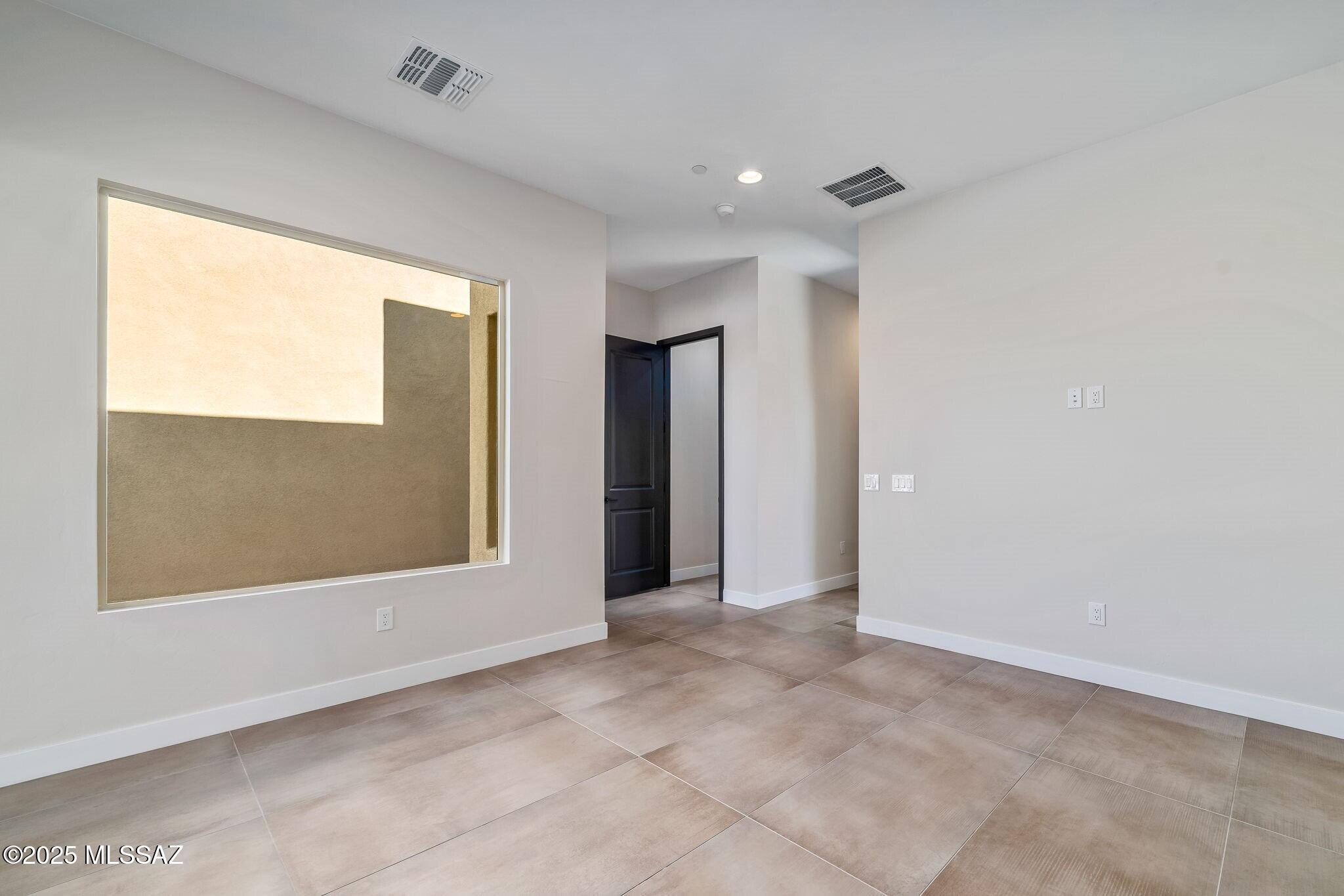 3560 N San Sebastian Drive Unit: 12
