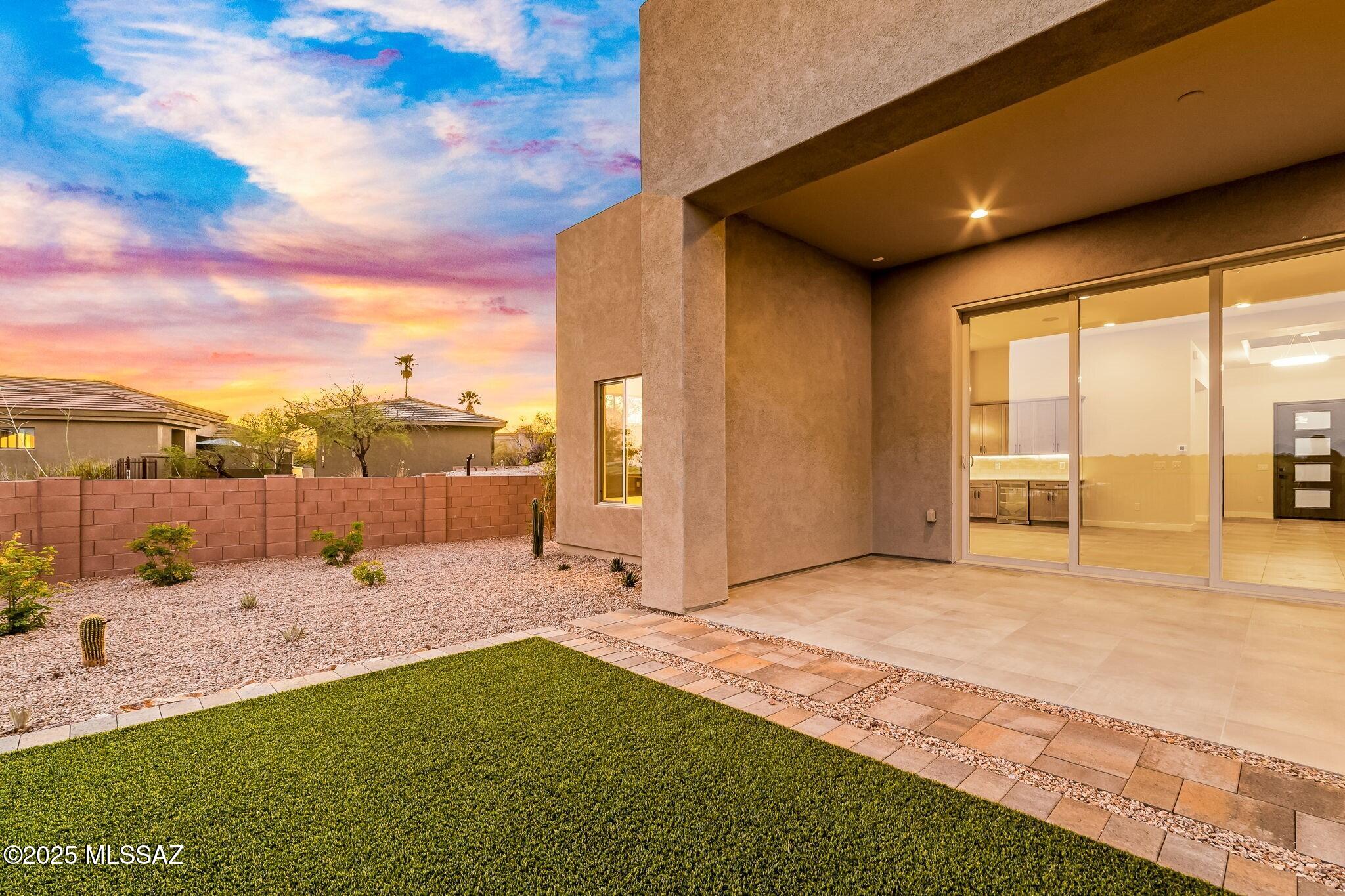 3560 N San Sebastian Drive Unit: 12