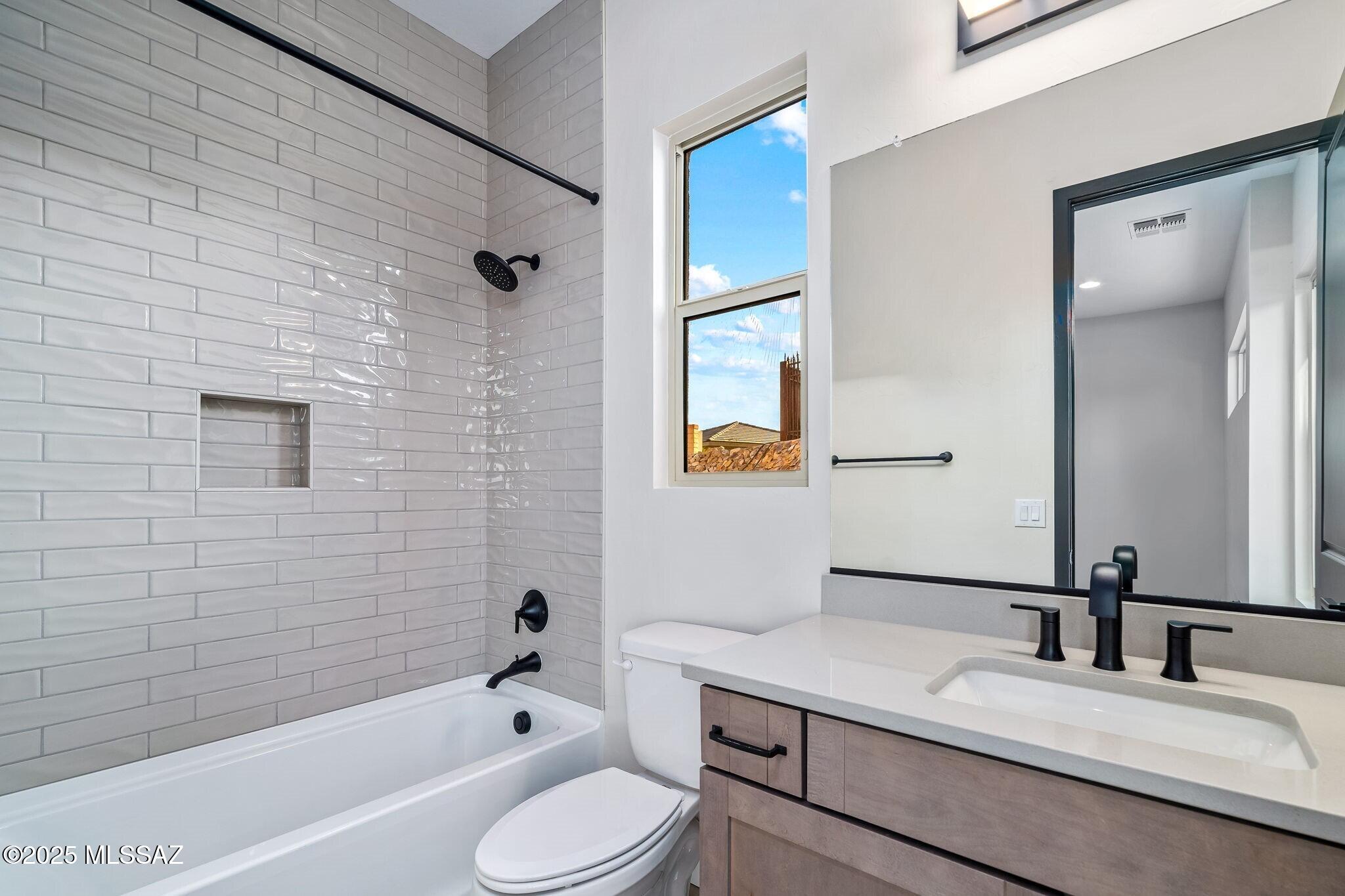 3560 N San Sebastian Drive Unit: 12