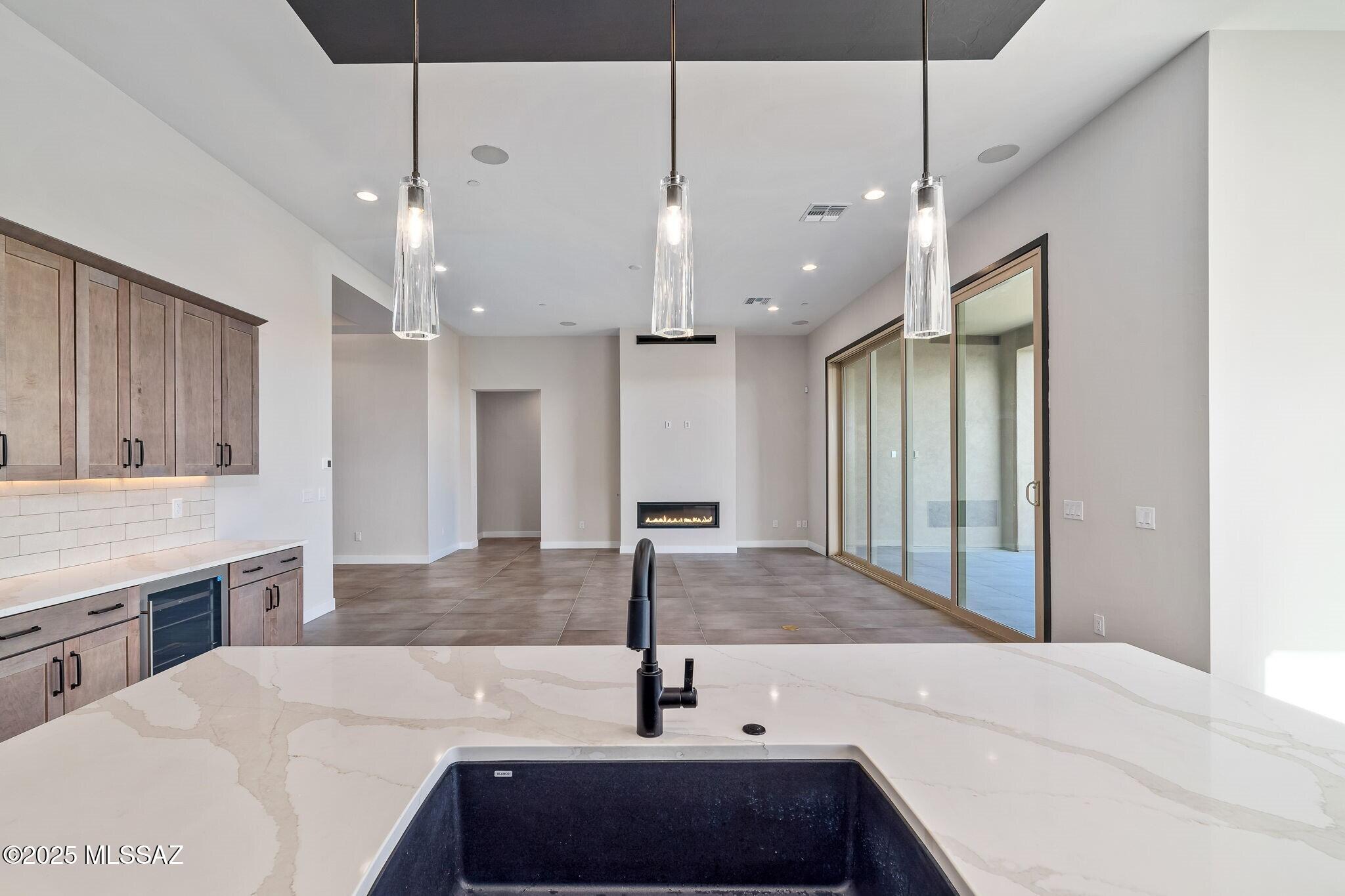 3560 N San Sebastian Drive Unit: 12