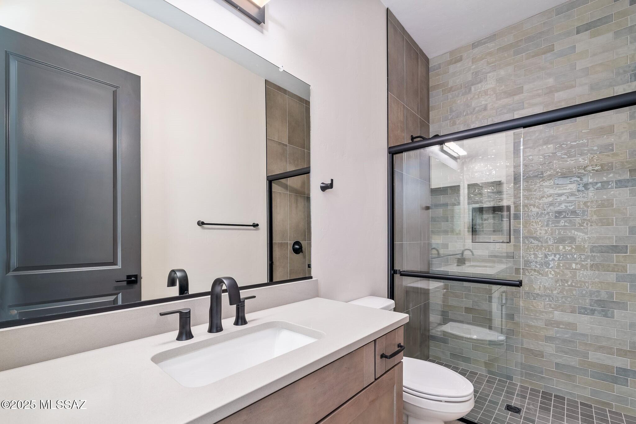 3560 N San Sebastian Drive Unit: 12