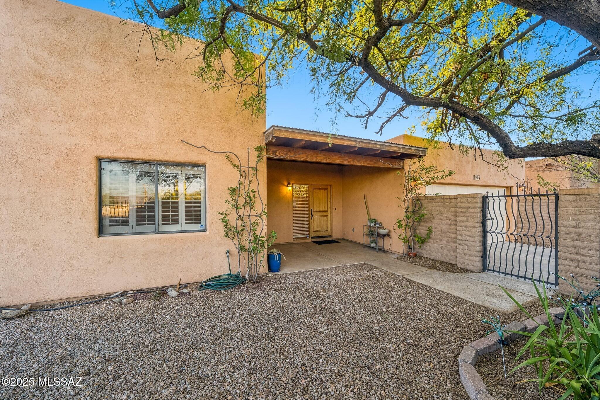 1705 N Baxter Drive