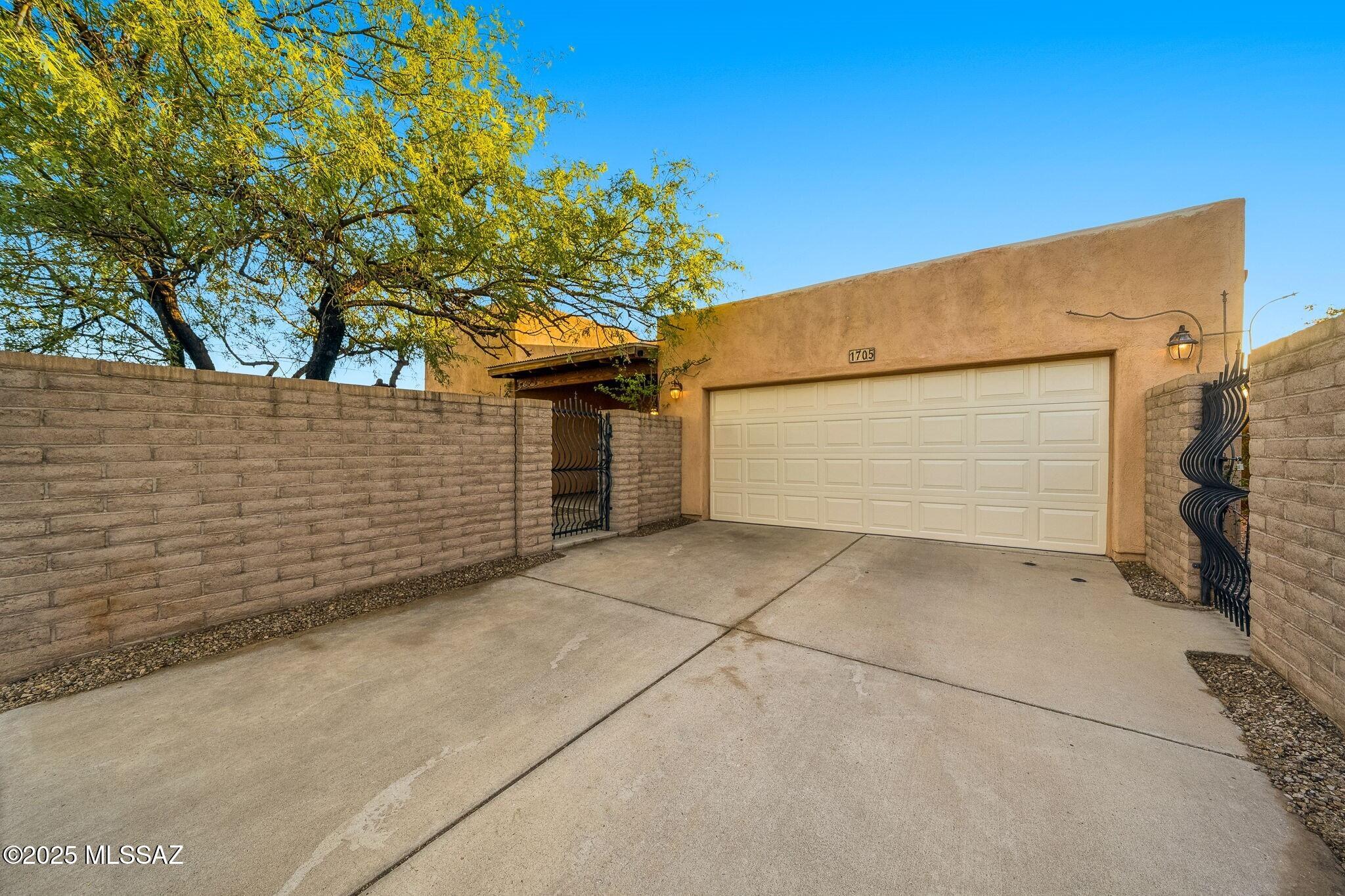 1705 N Baxter Drive