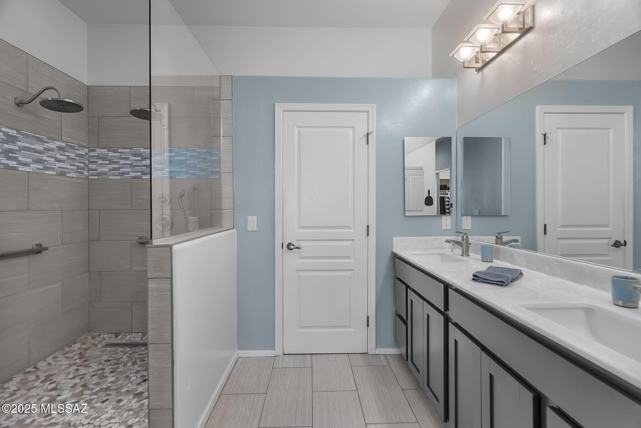 122 E Calle Del Capullo