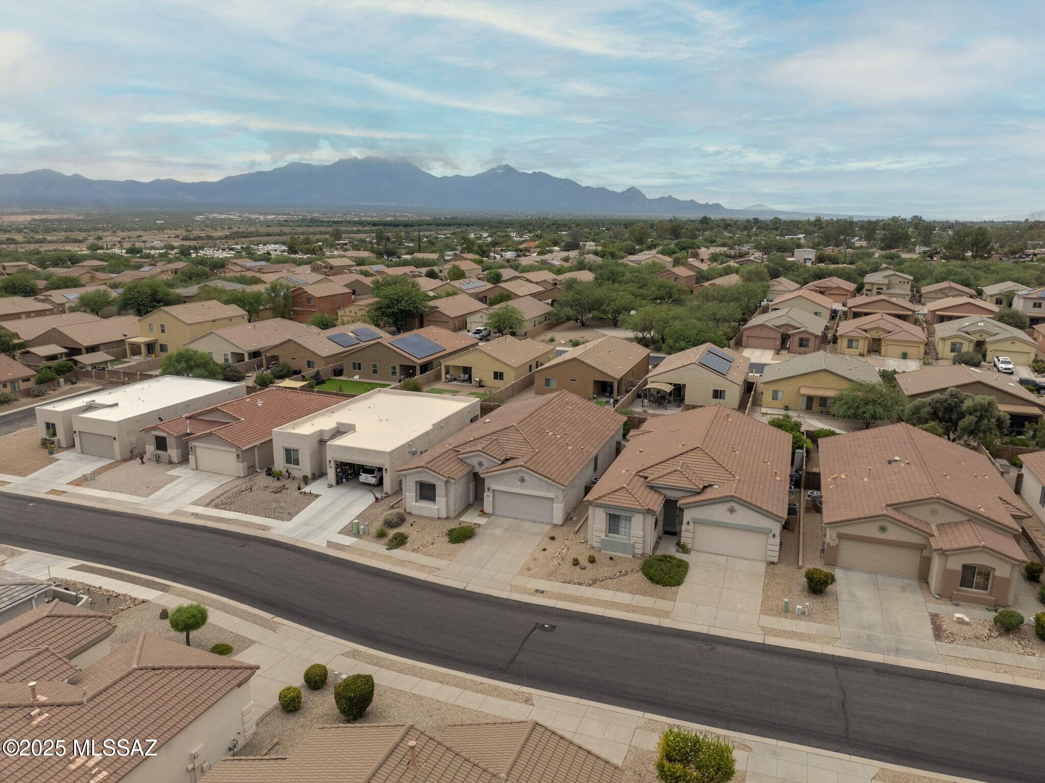 122 E Calle Del Capullo