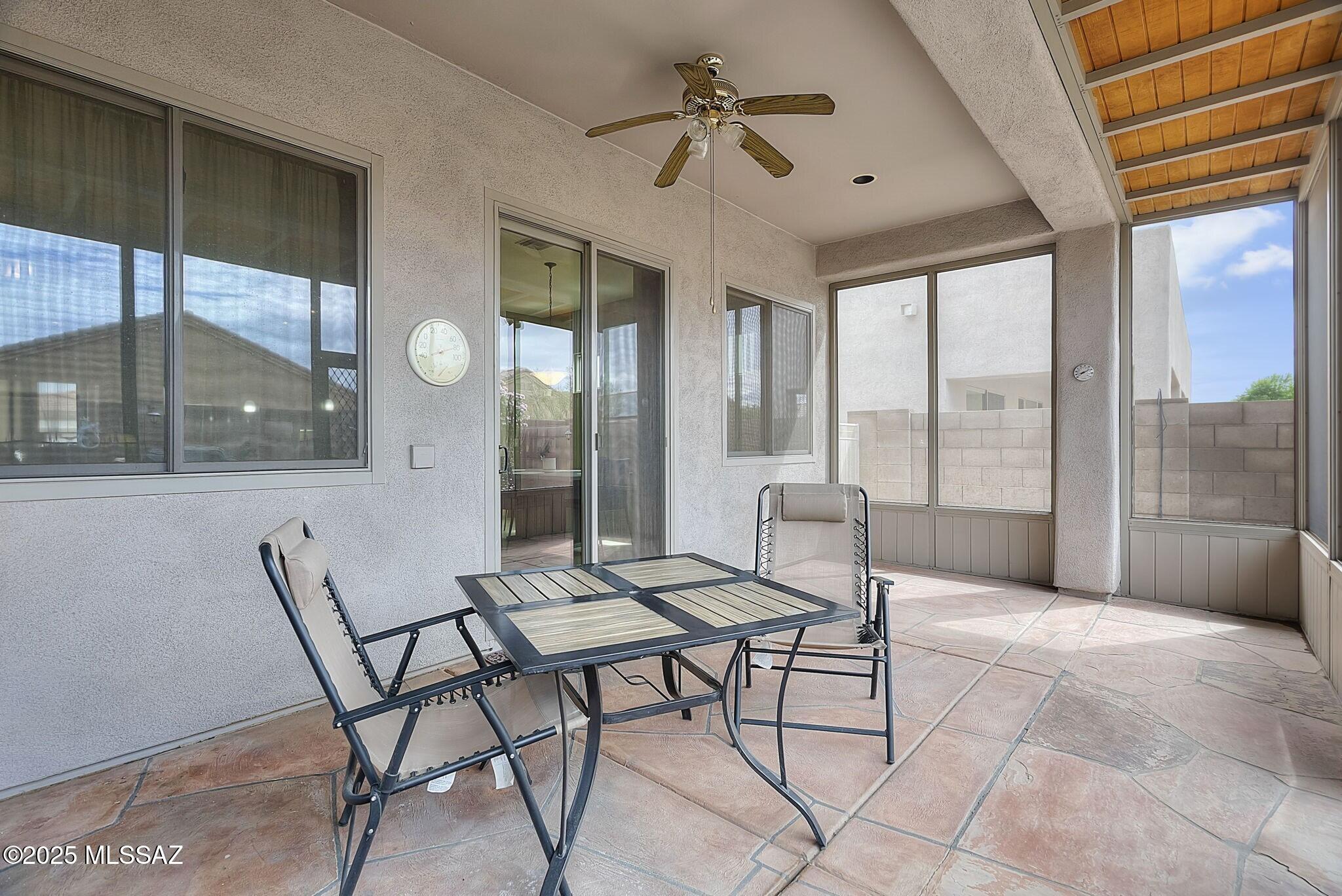 122 E Calle Del Capullo