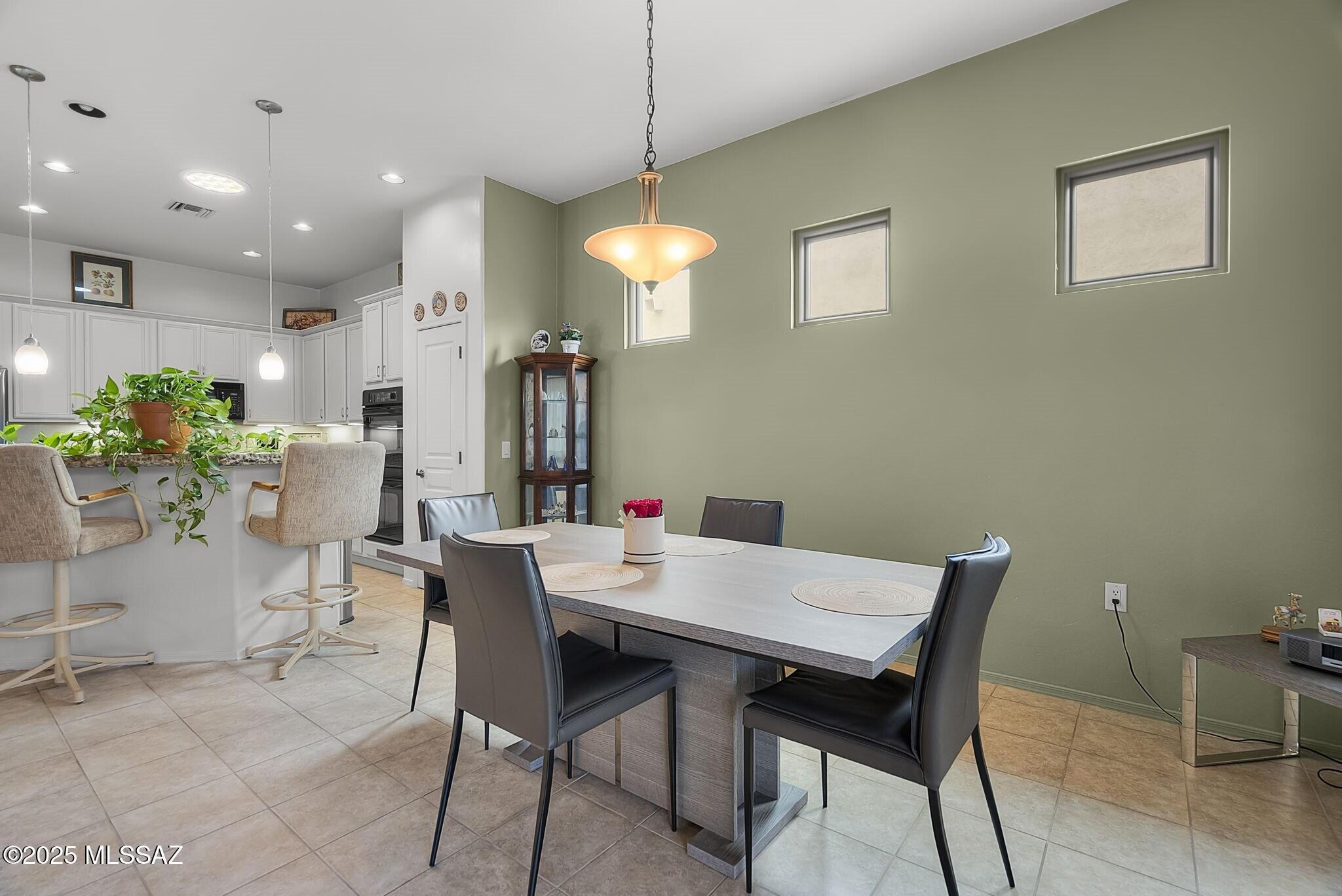 122 E Calle Del Capullo