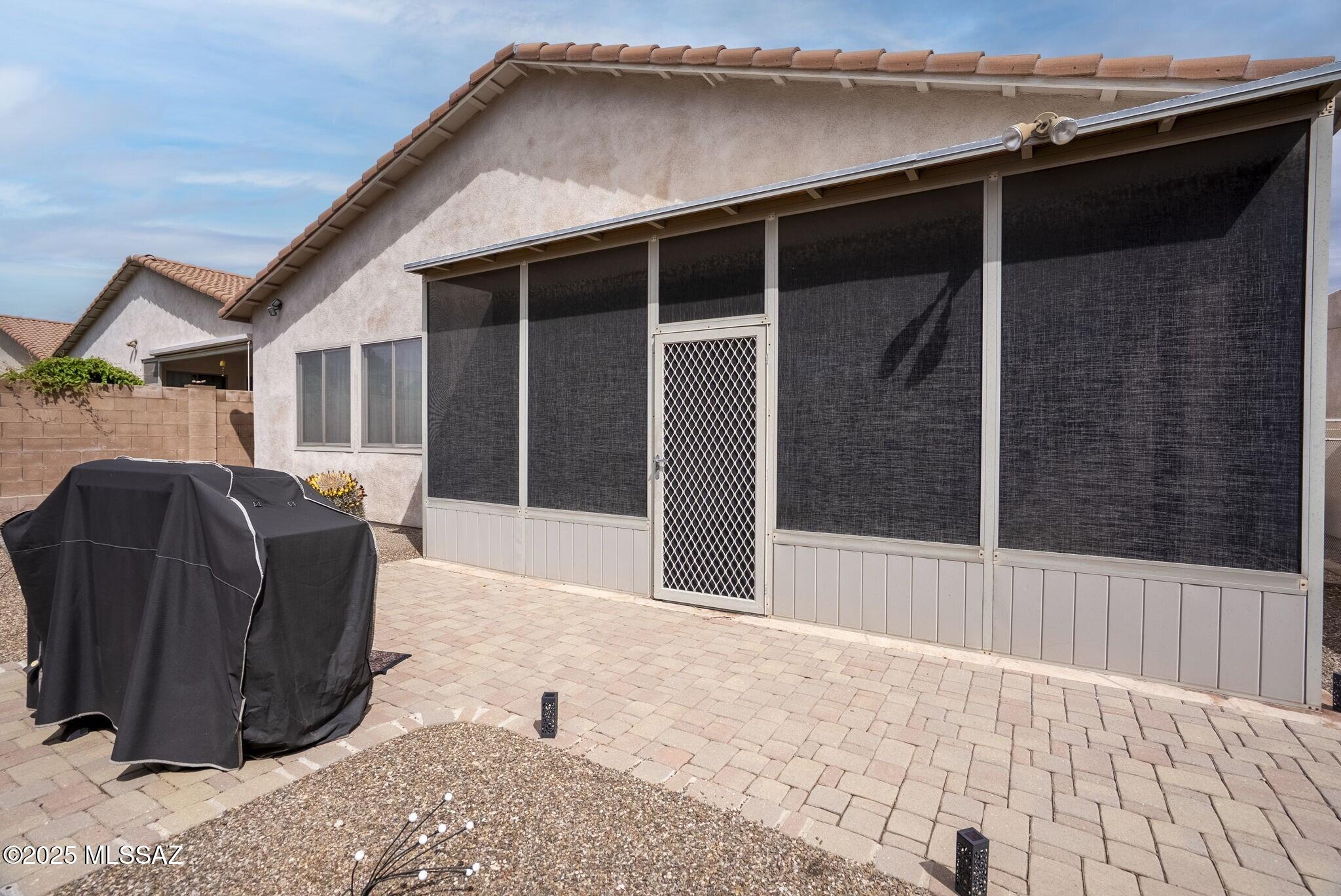 122 E Calle Del Capullo