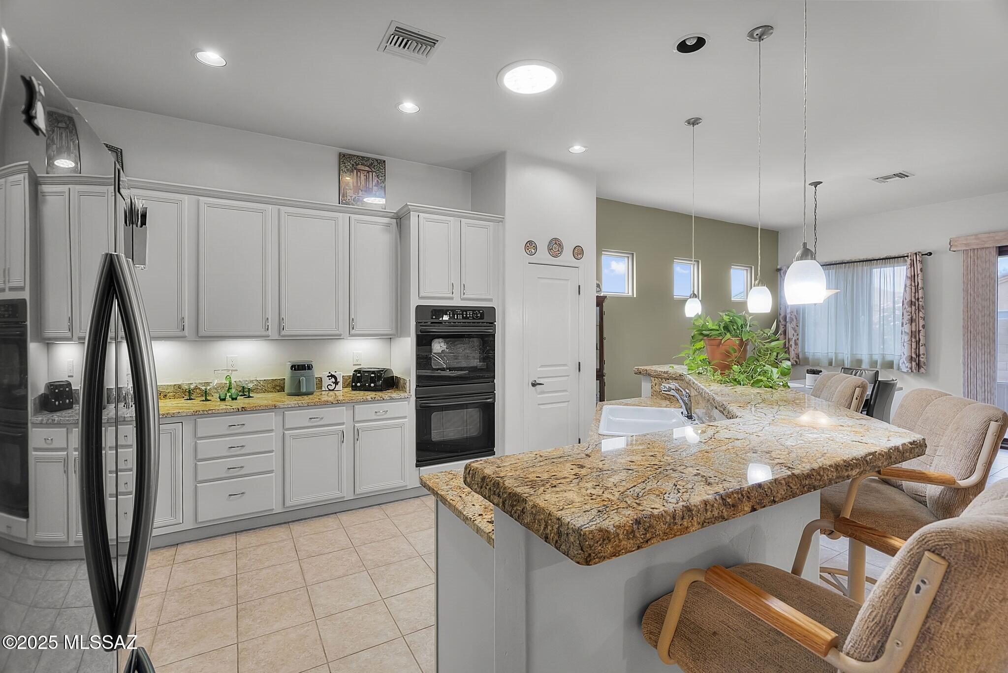 122 E Calle Del Capullo