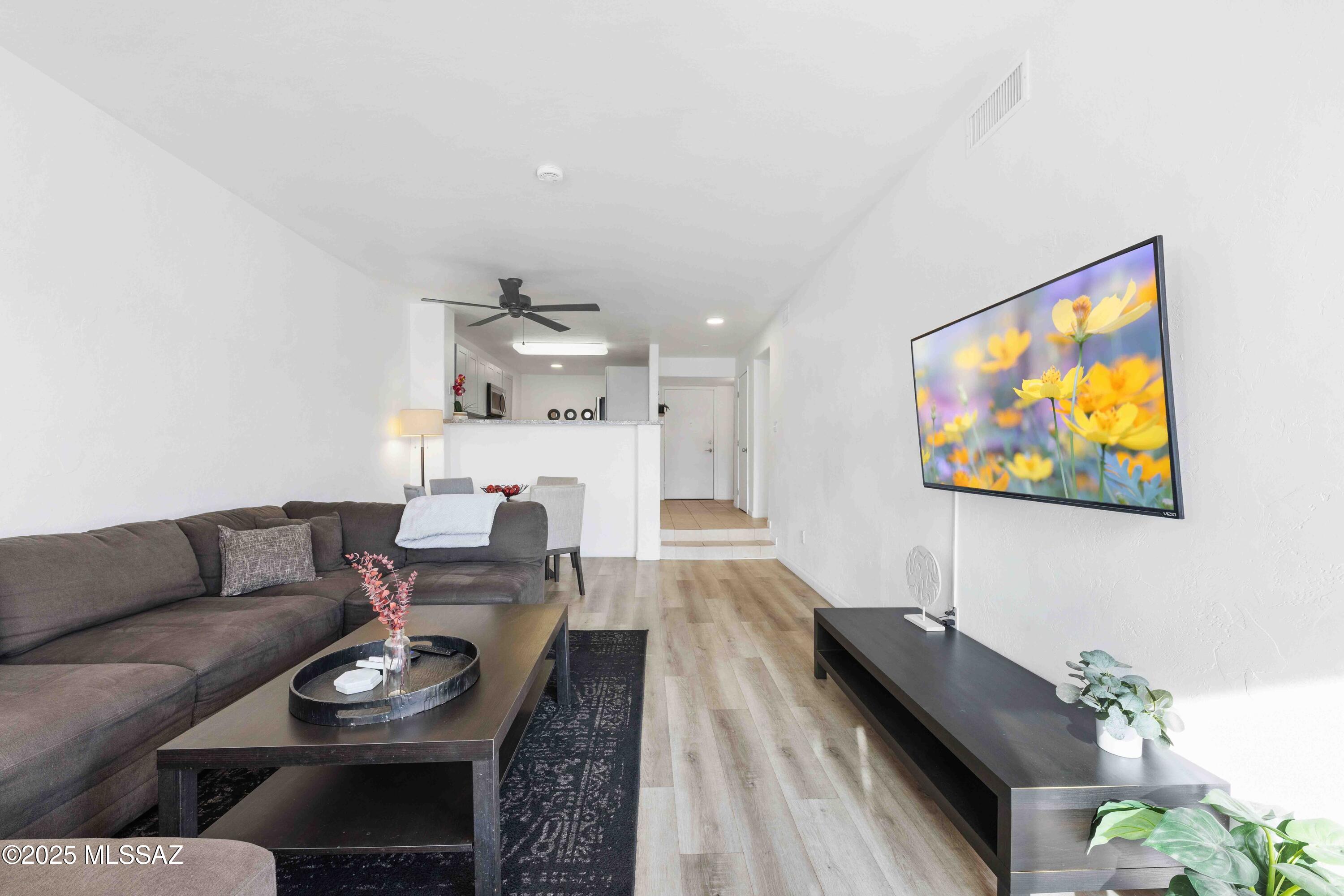 5675 N Camino Esplendora Unit: 1103