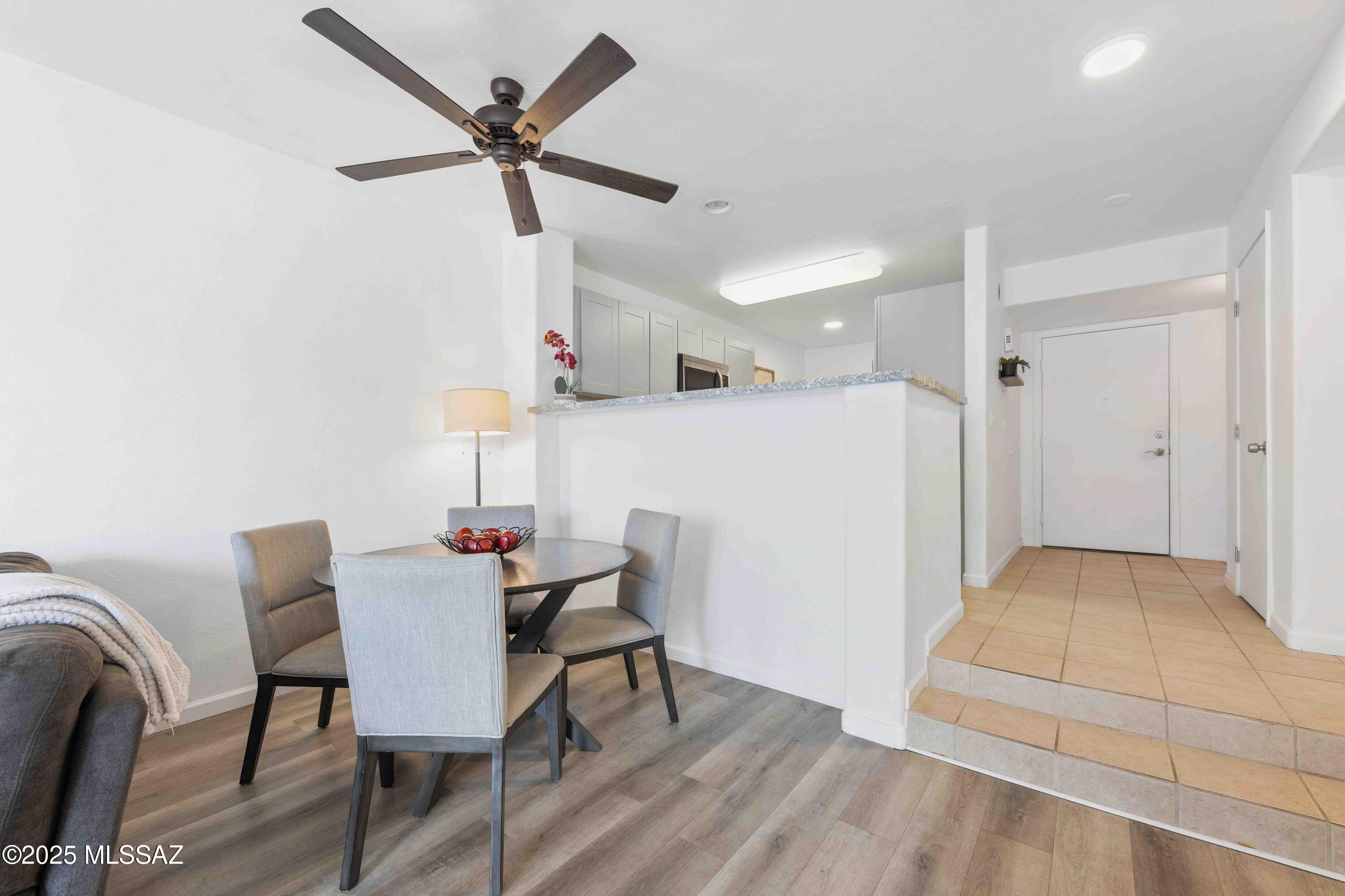 5675 N Camino Esplendora Unit: 1103