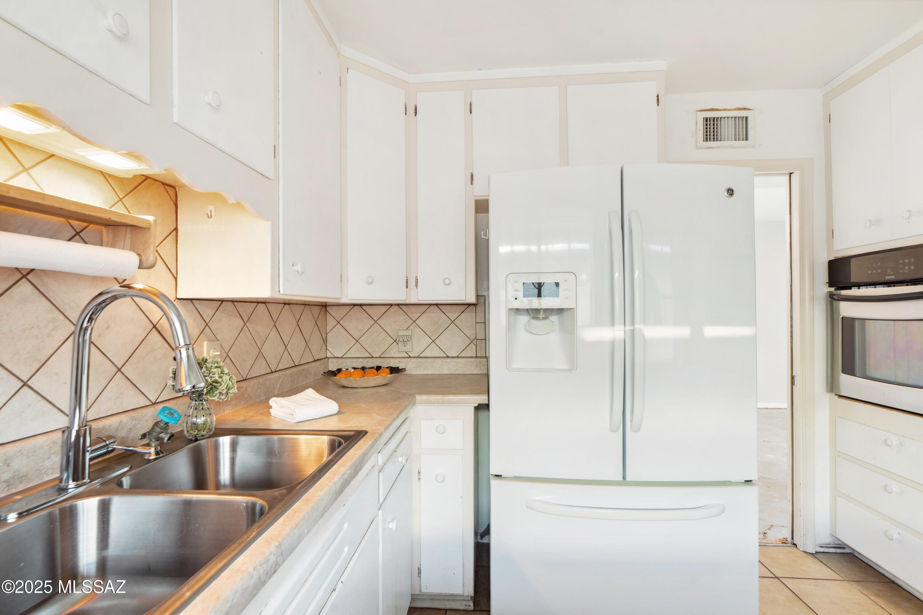 3008 E 6th Street Unit: D15