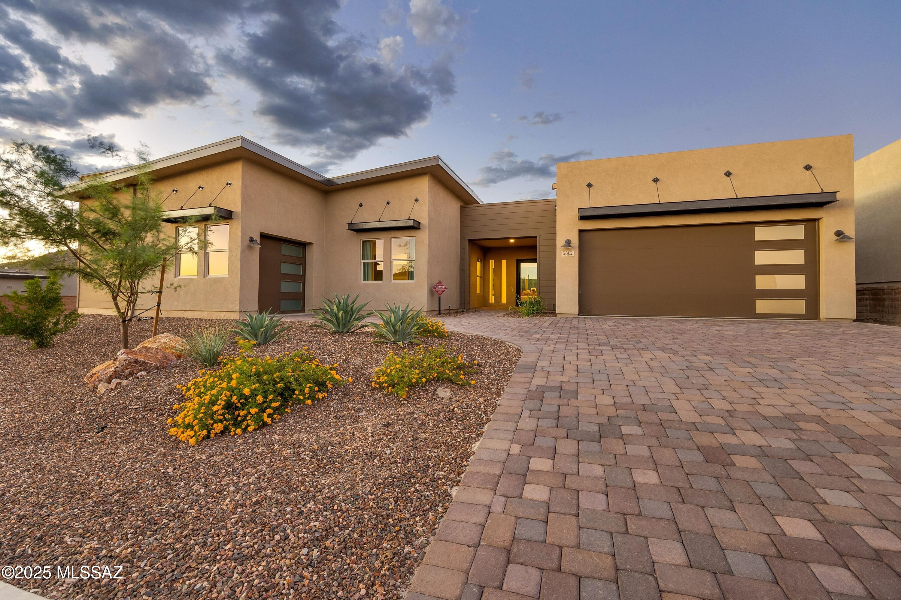 6862 W Patina Drive