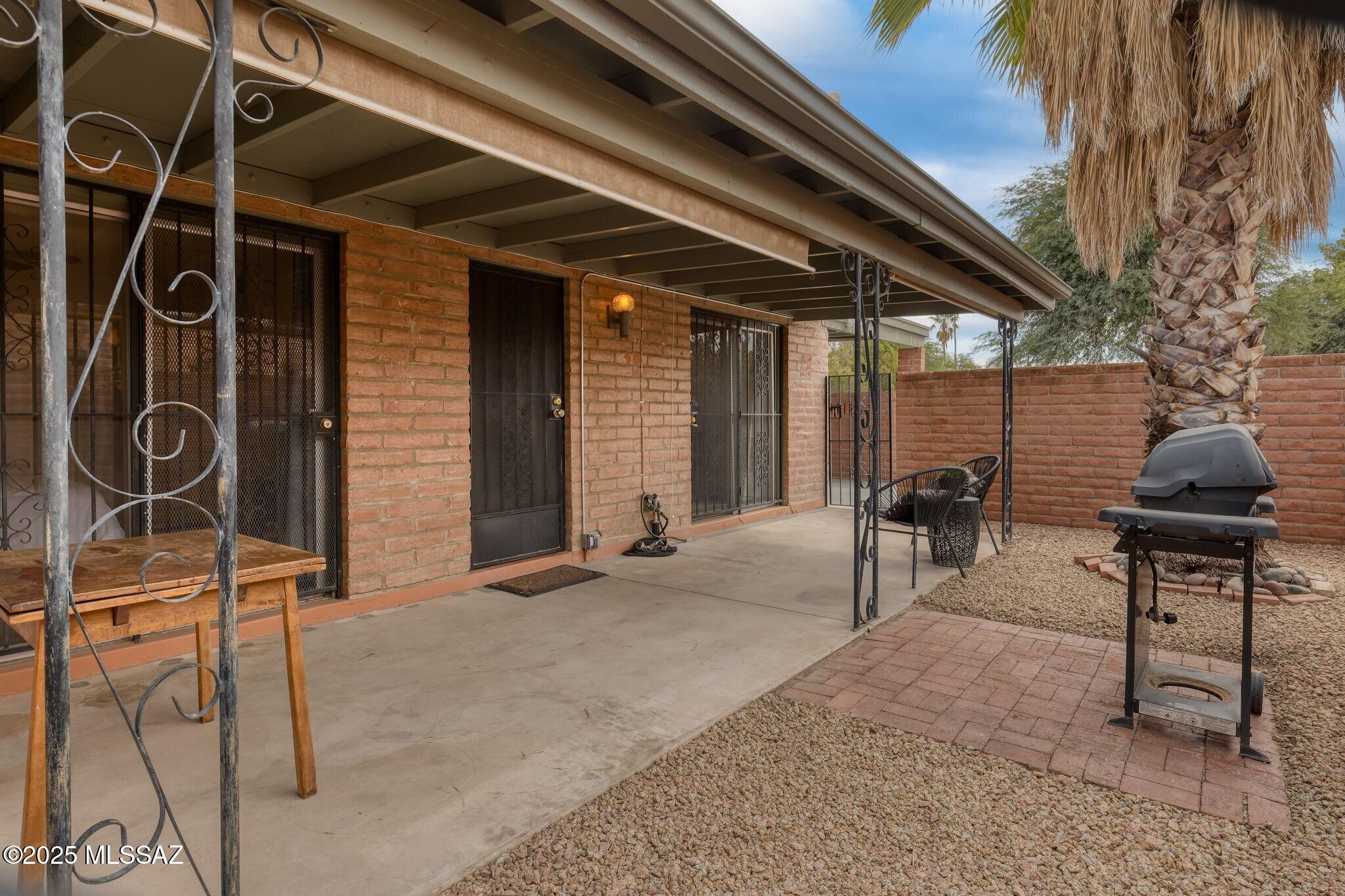3165 N Vista Del Forte Drive