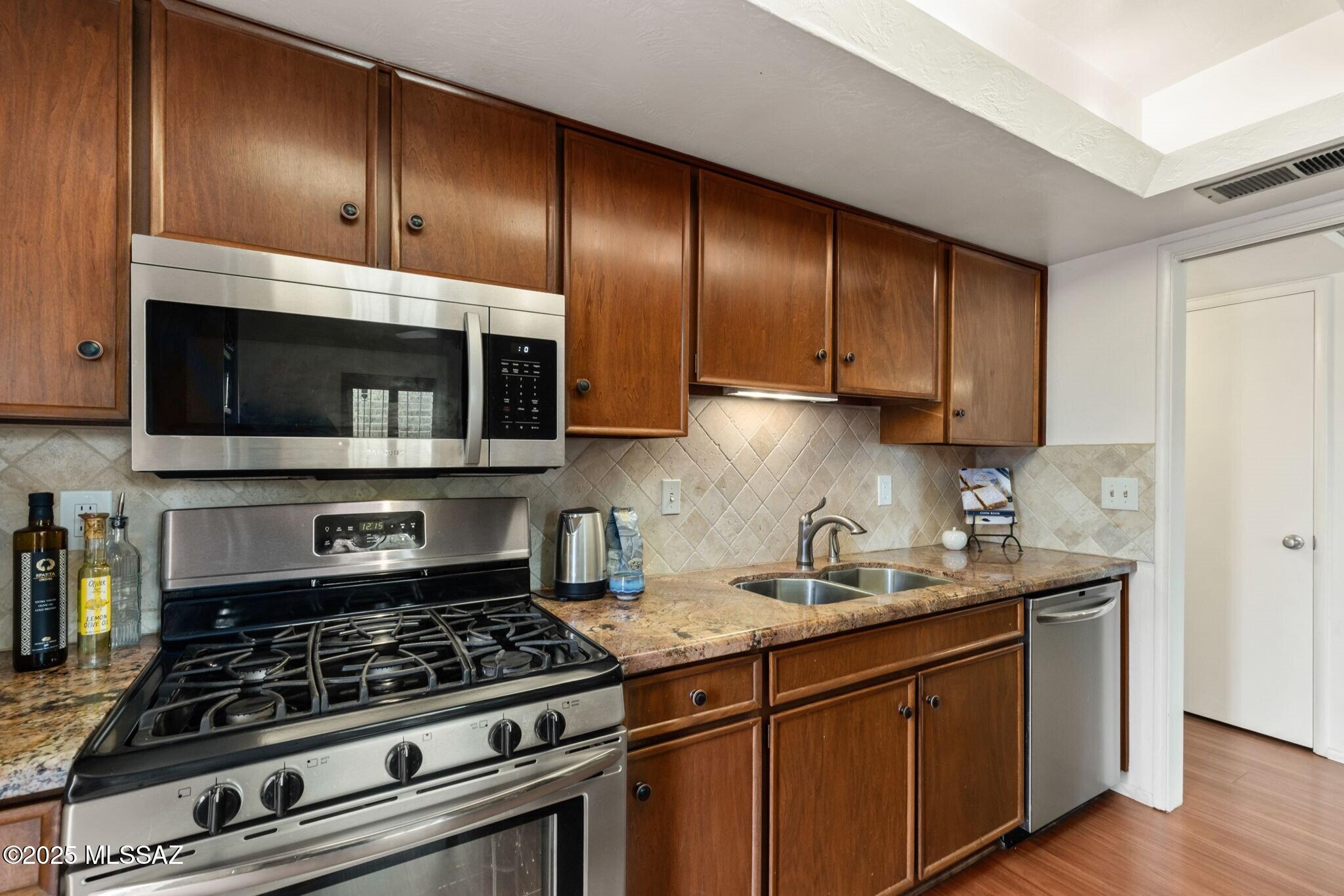 3165 N Vista Del Forte Drive