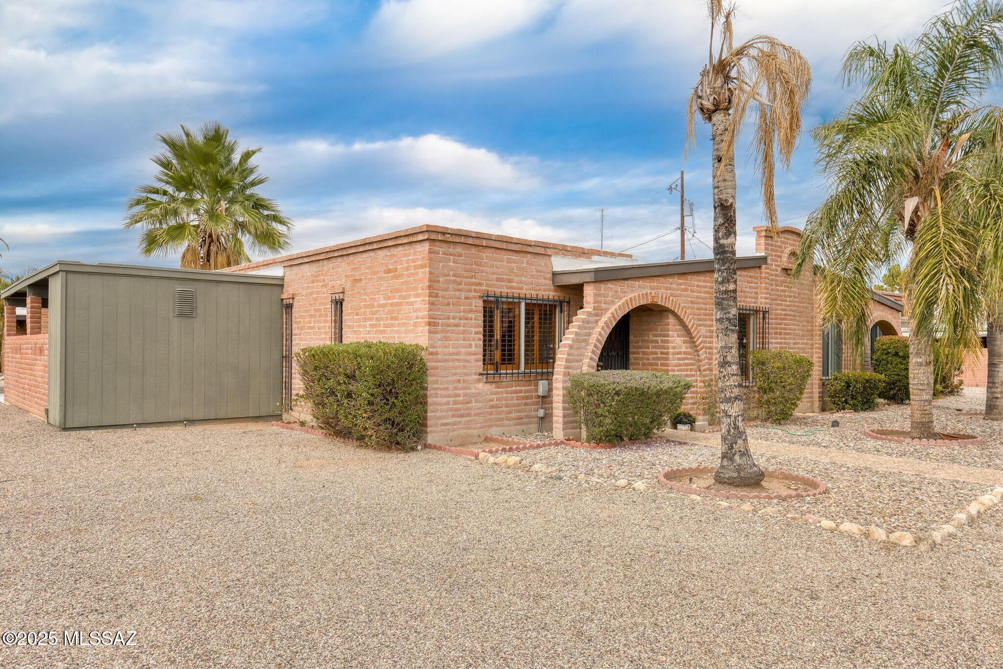 3165 N Vista Del Forte Drive