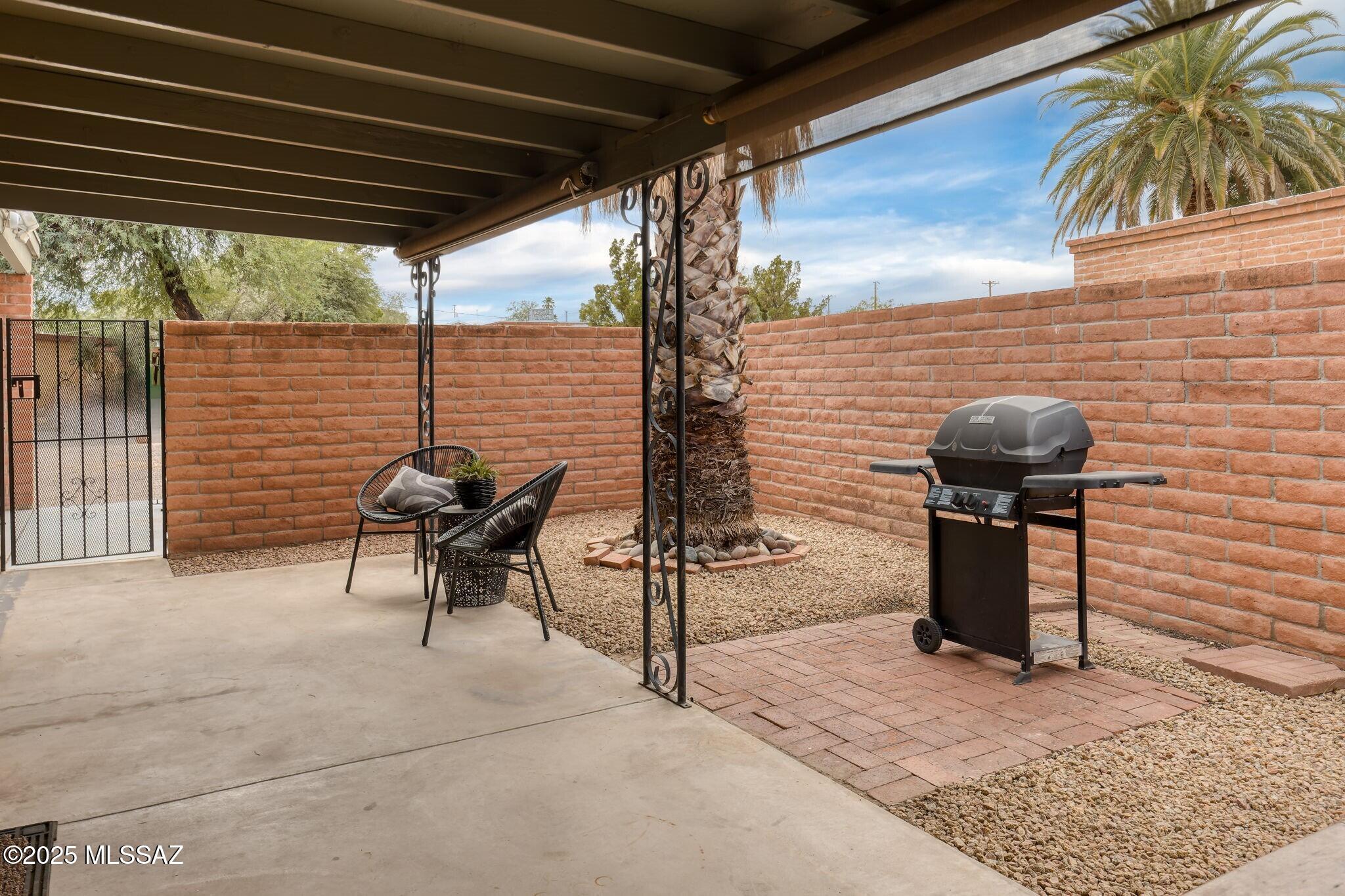 3165 N Vista Del Forte Drive