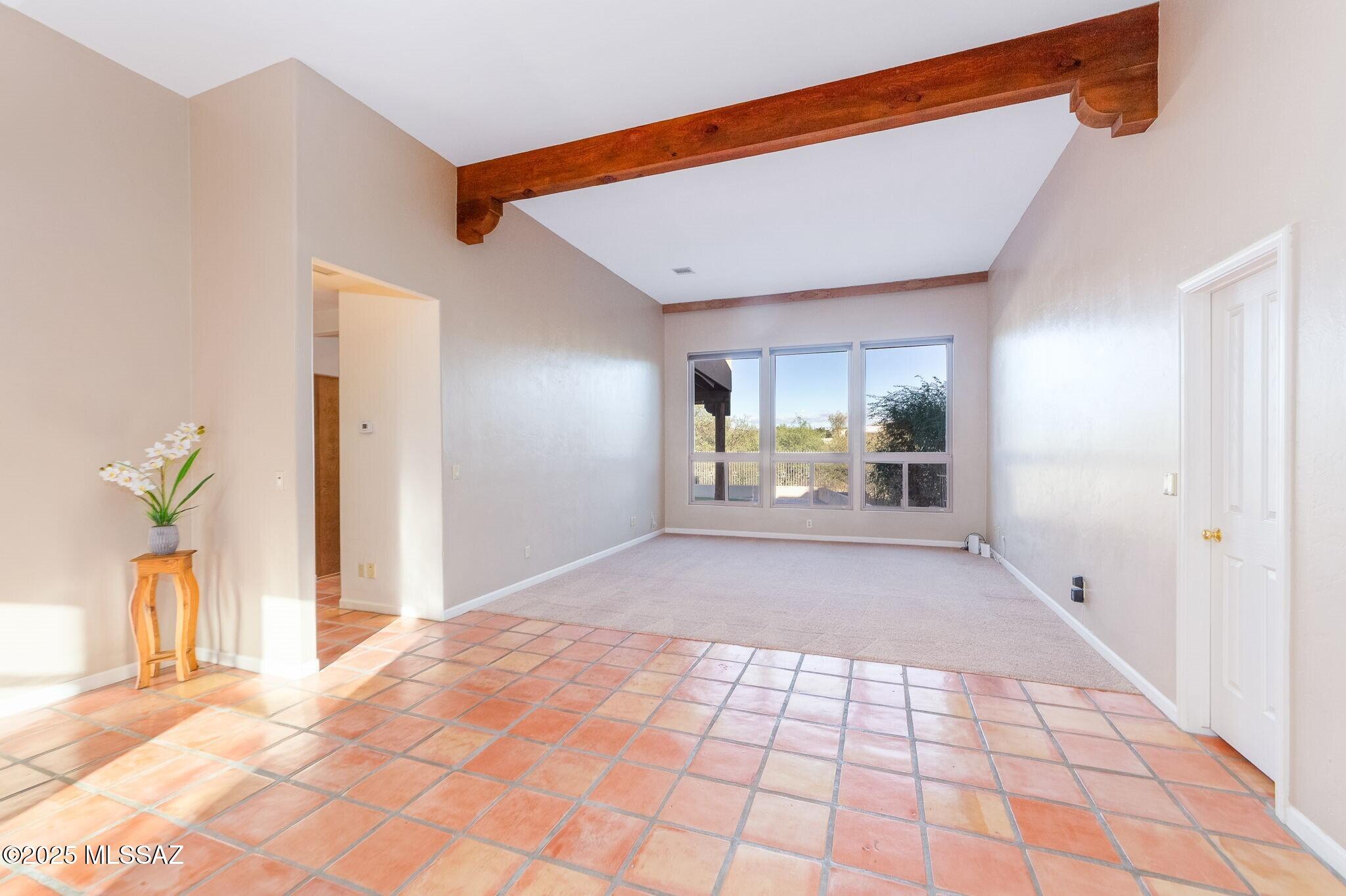 2330 N Bonanza Avenue