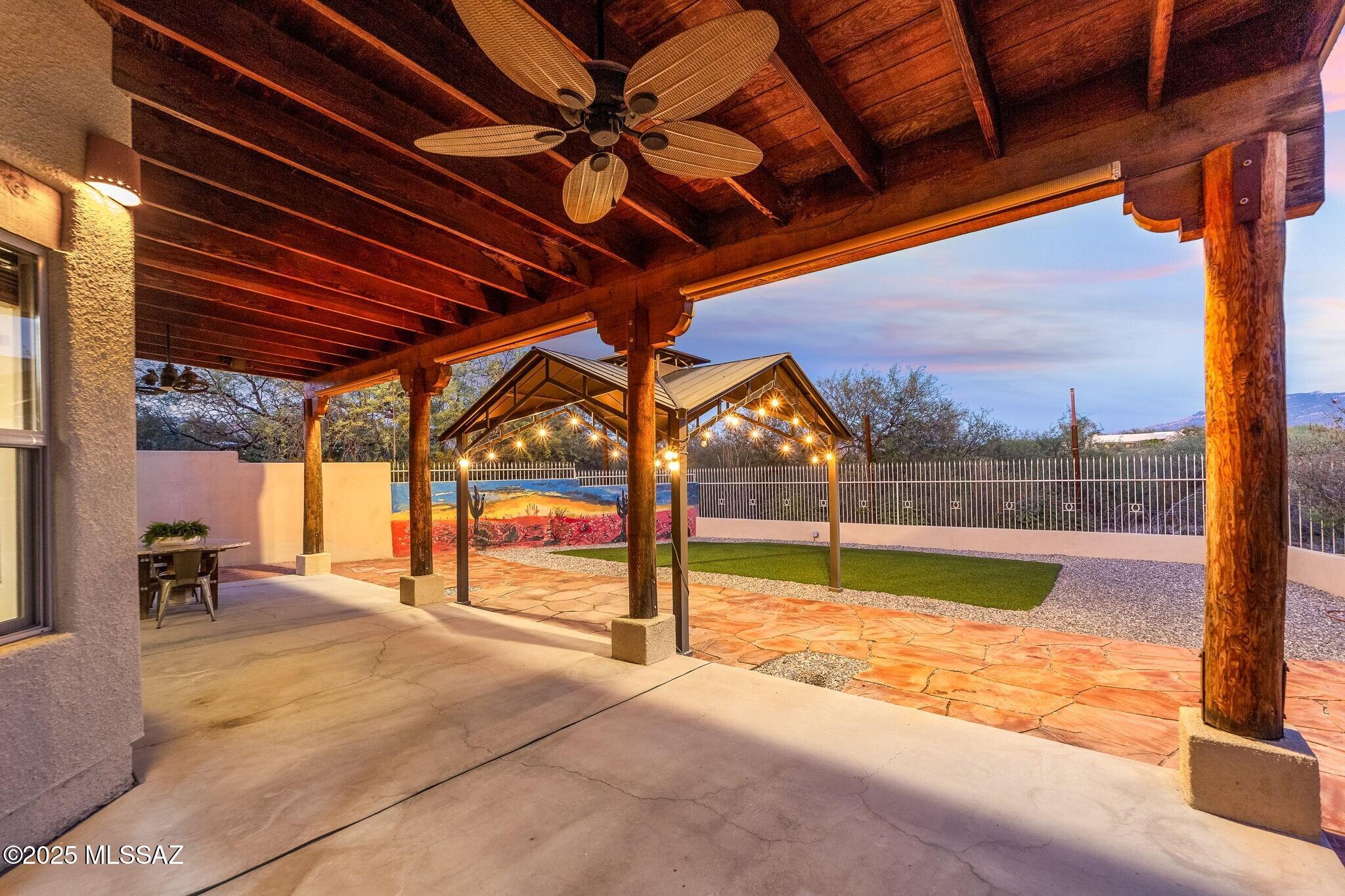 2330 N Bonanza Avenue