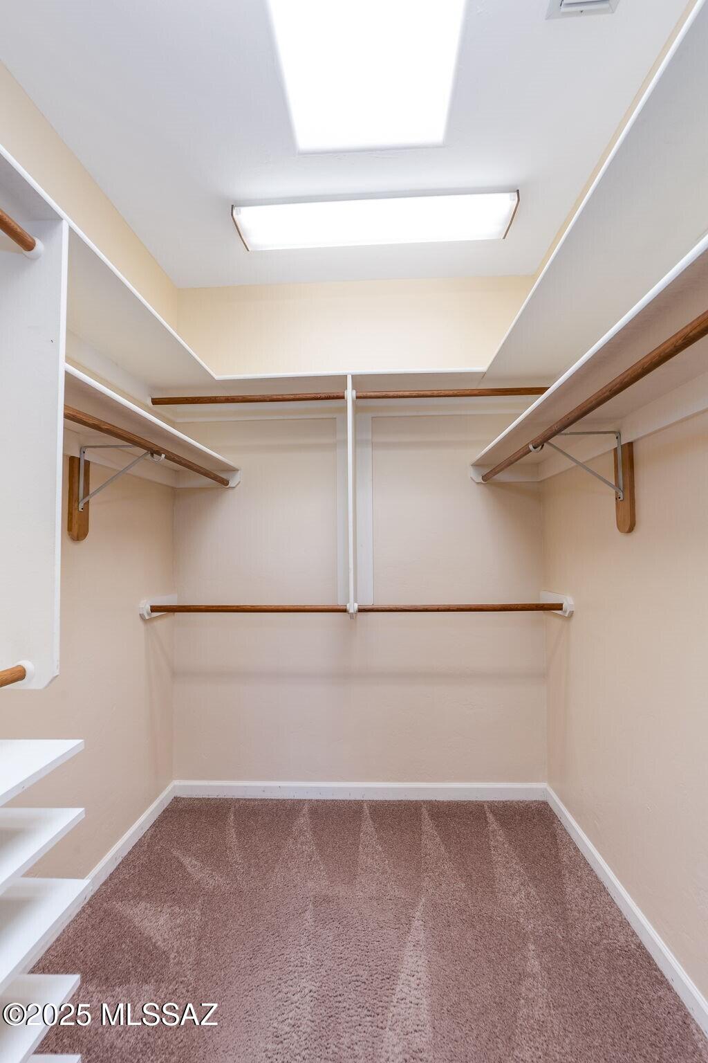 2330 N Bonanza Avenue