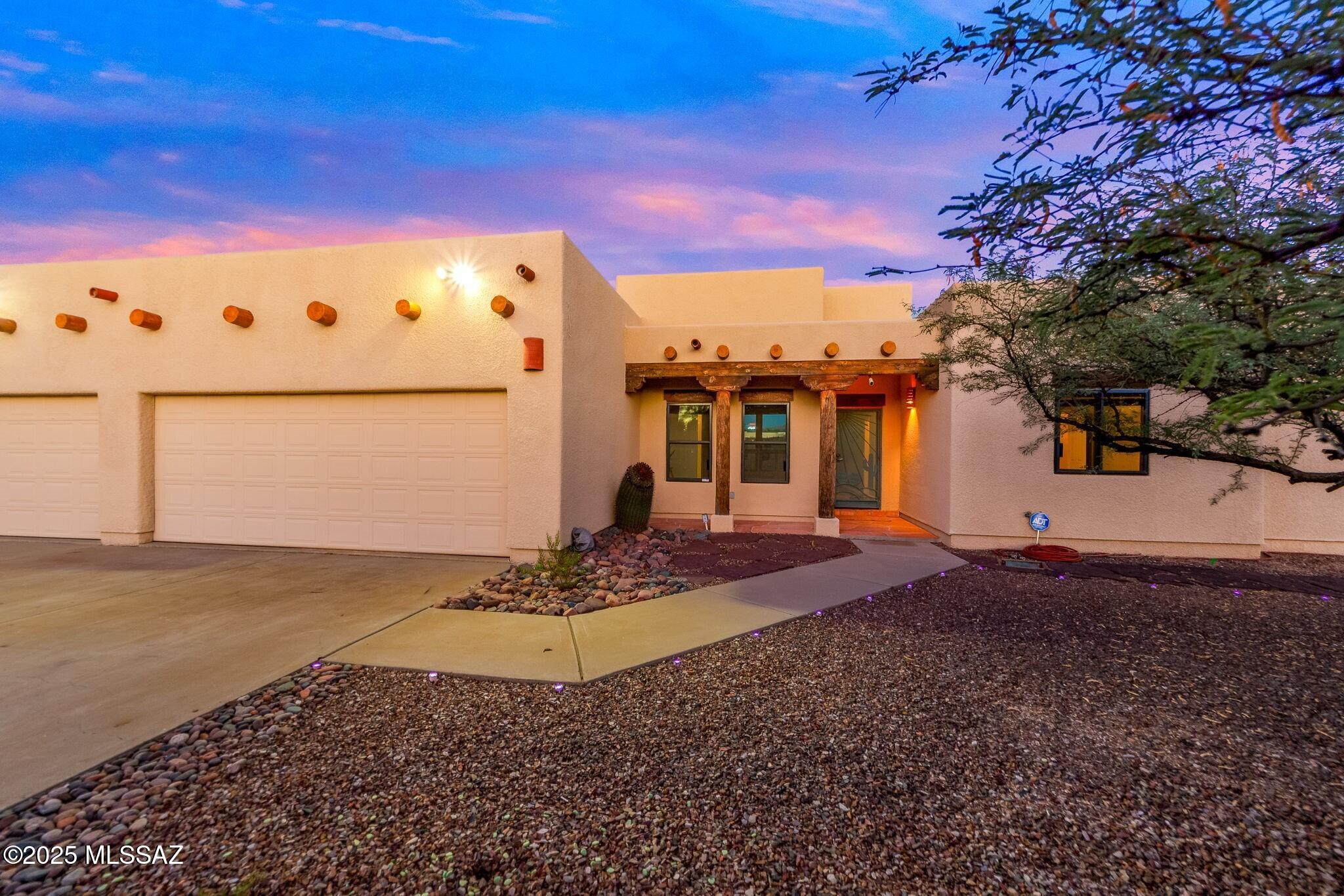 2330 N Bonanza Avenue