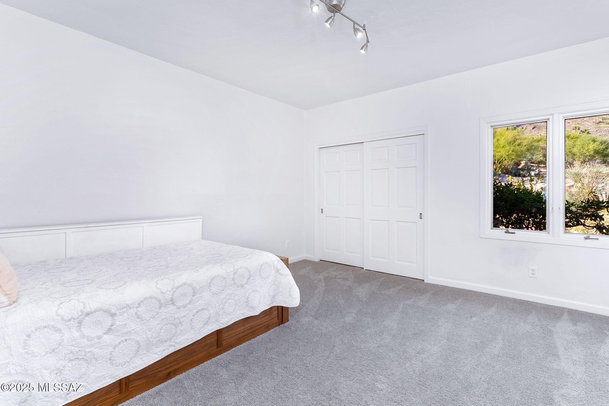 3350 E Cobblestone Place