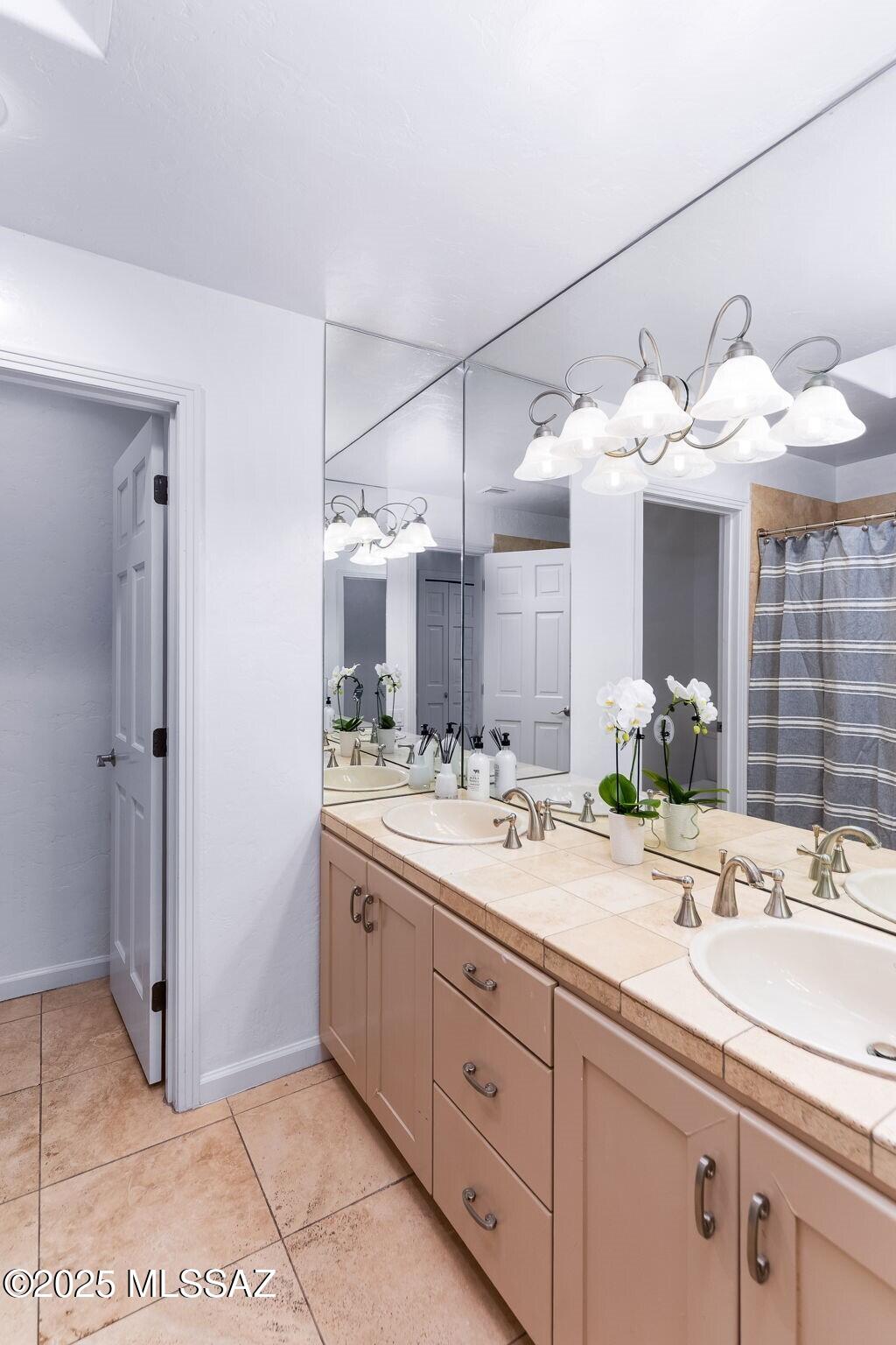 3350 E Cobblestone Place