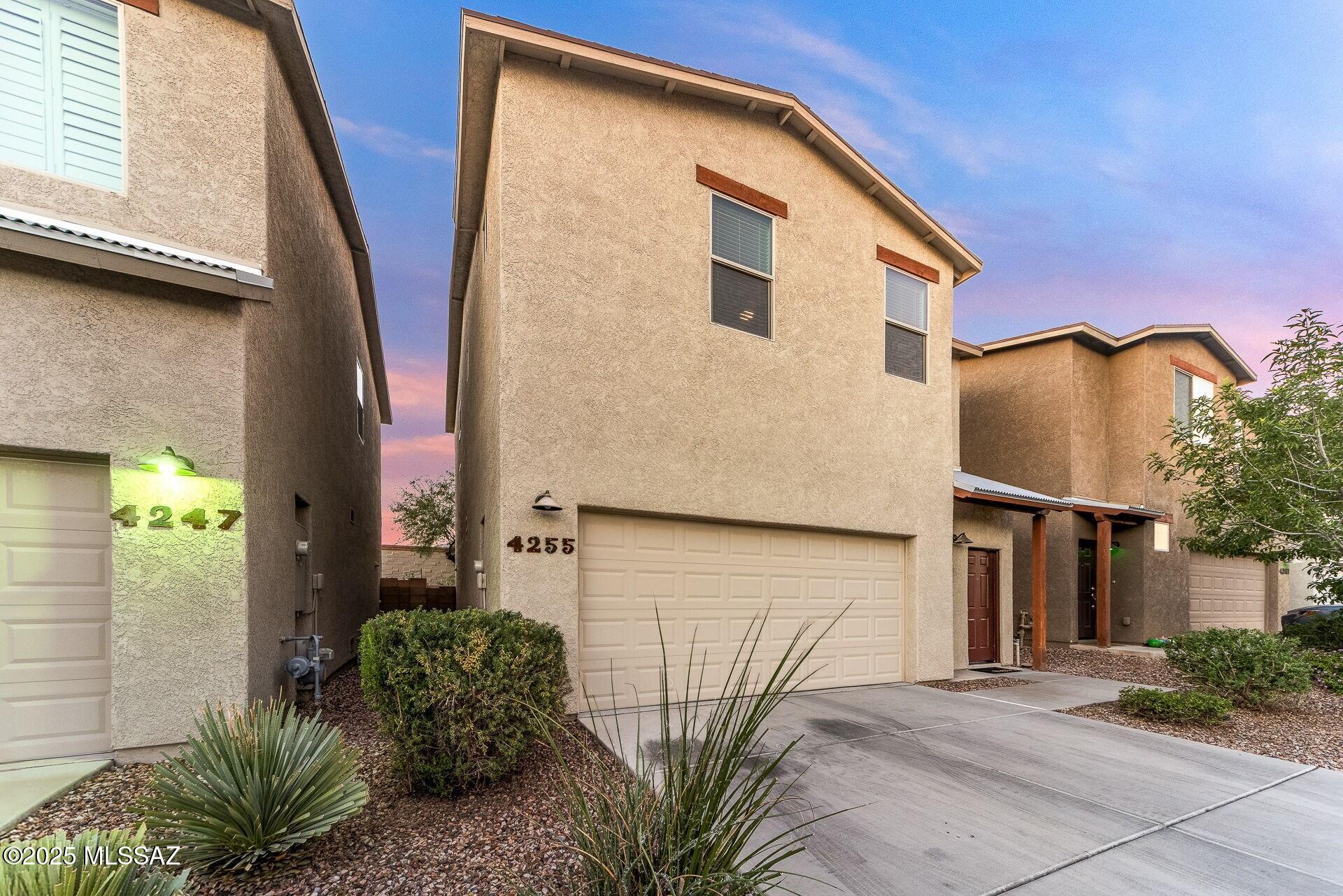 4255 E Columbus Park Place