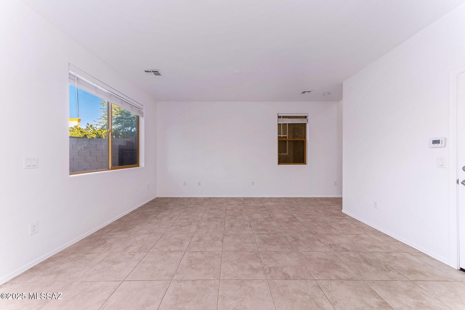 4255 E Columbus Park Place