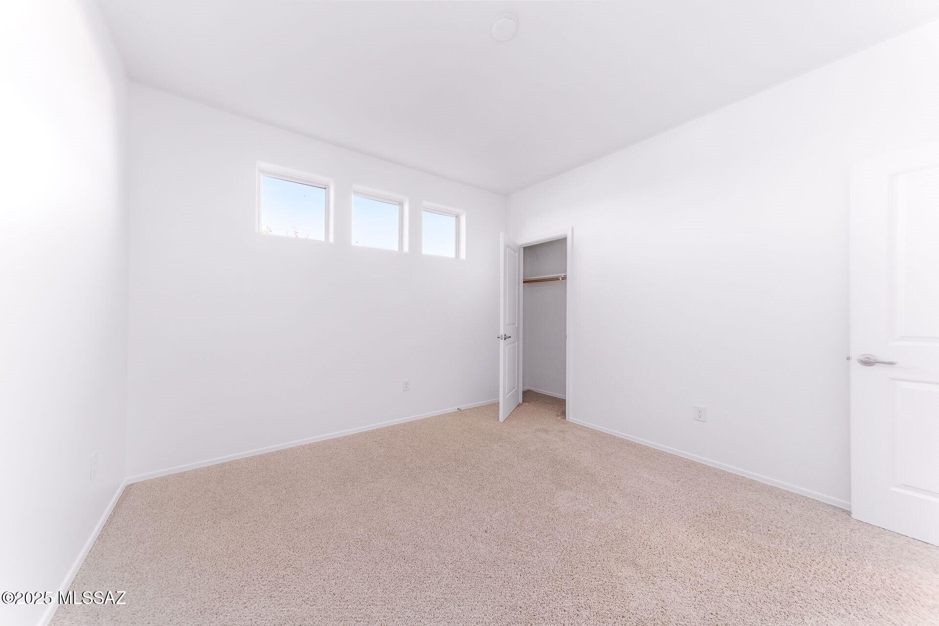 4255 E Columbus Park Place