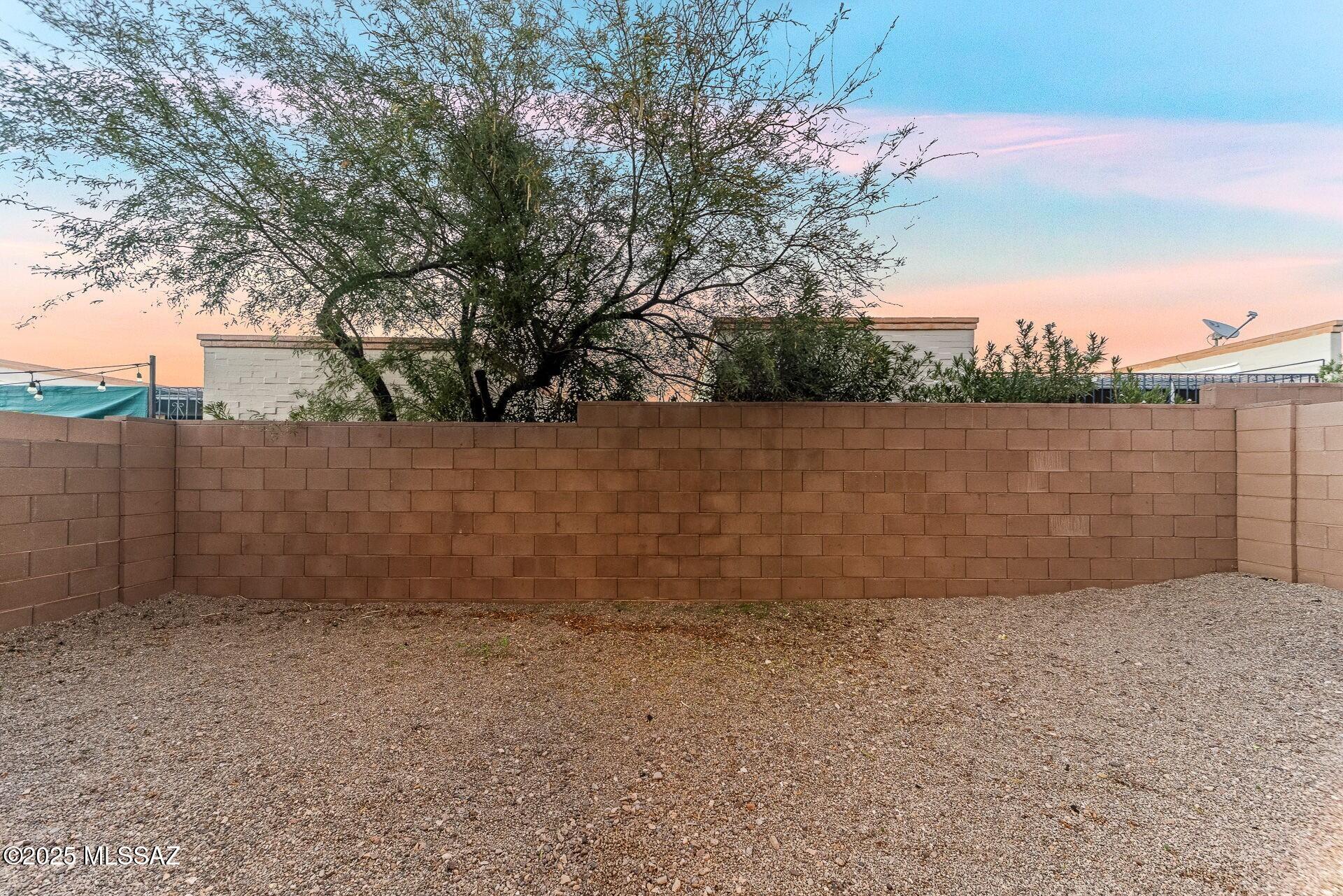 4255 E Columbus Park Place