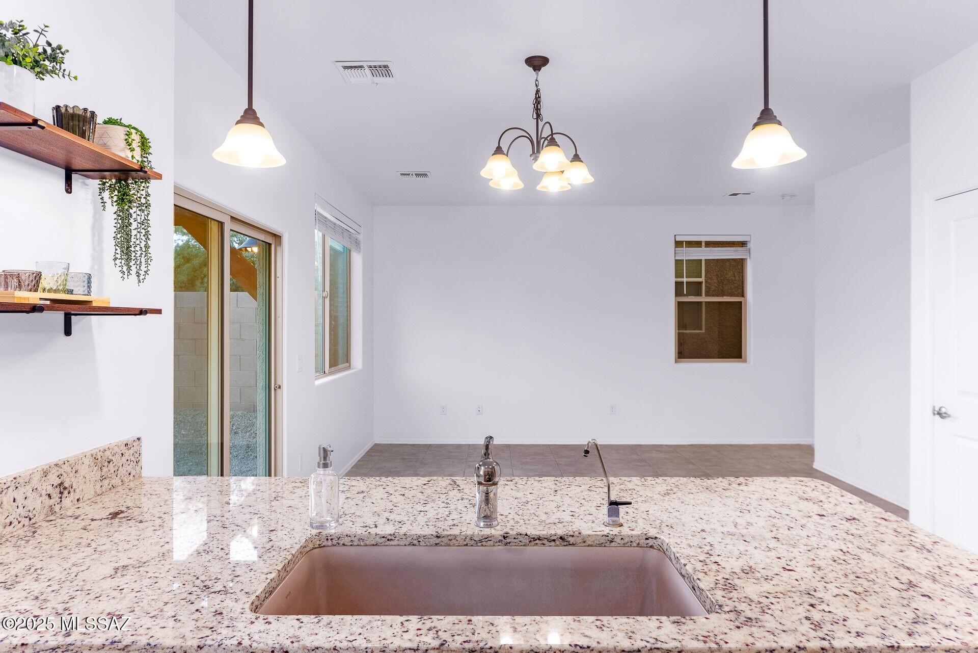 4255 E Columbus Park Place