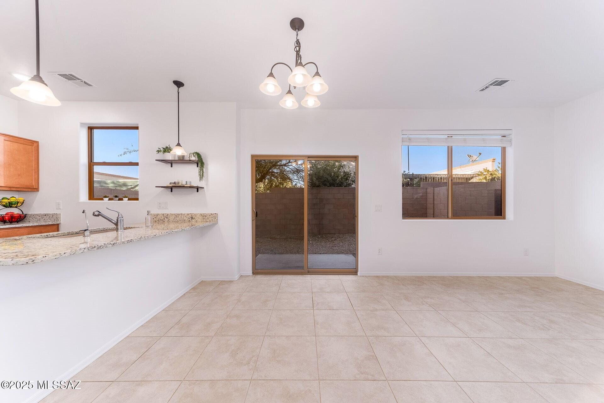 4255 E Columbus Park Place